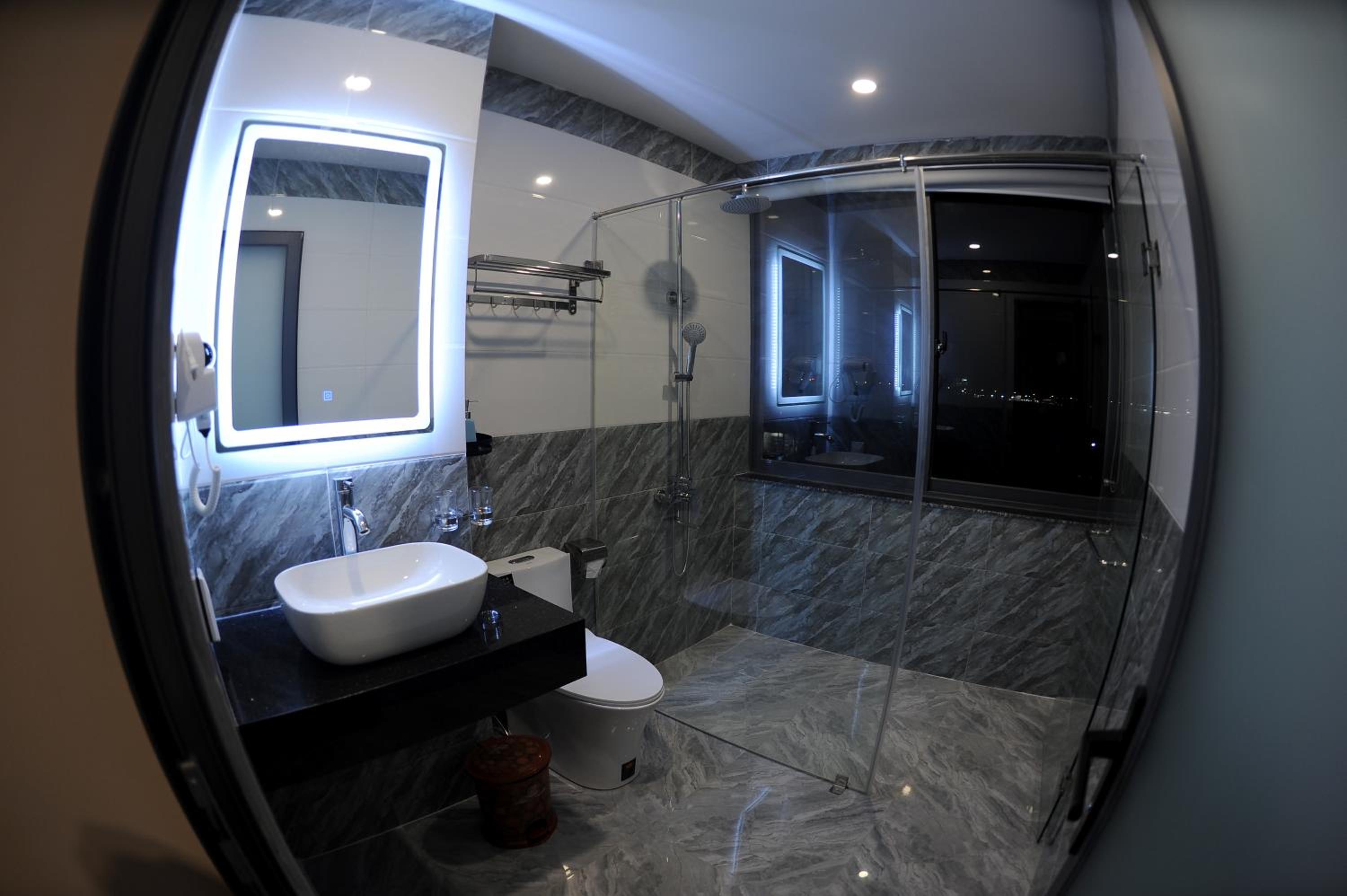 Quadruple Room - Photo 11