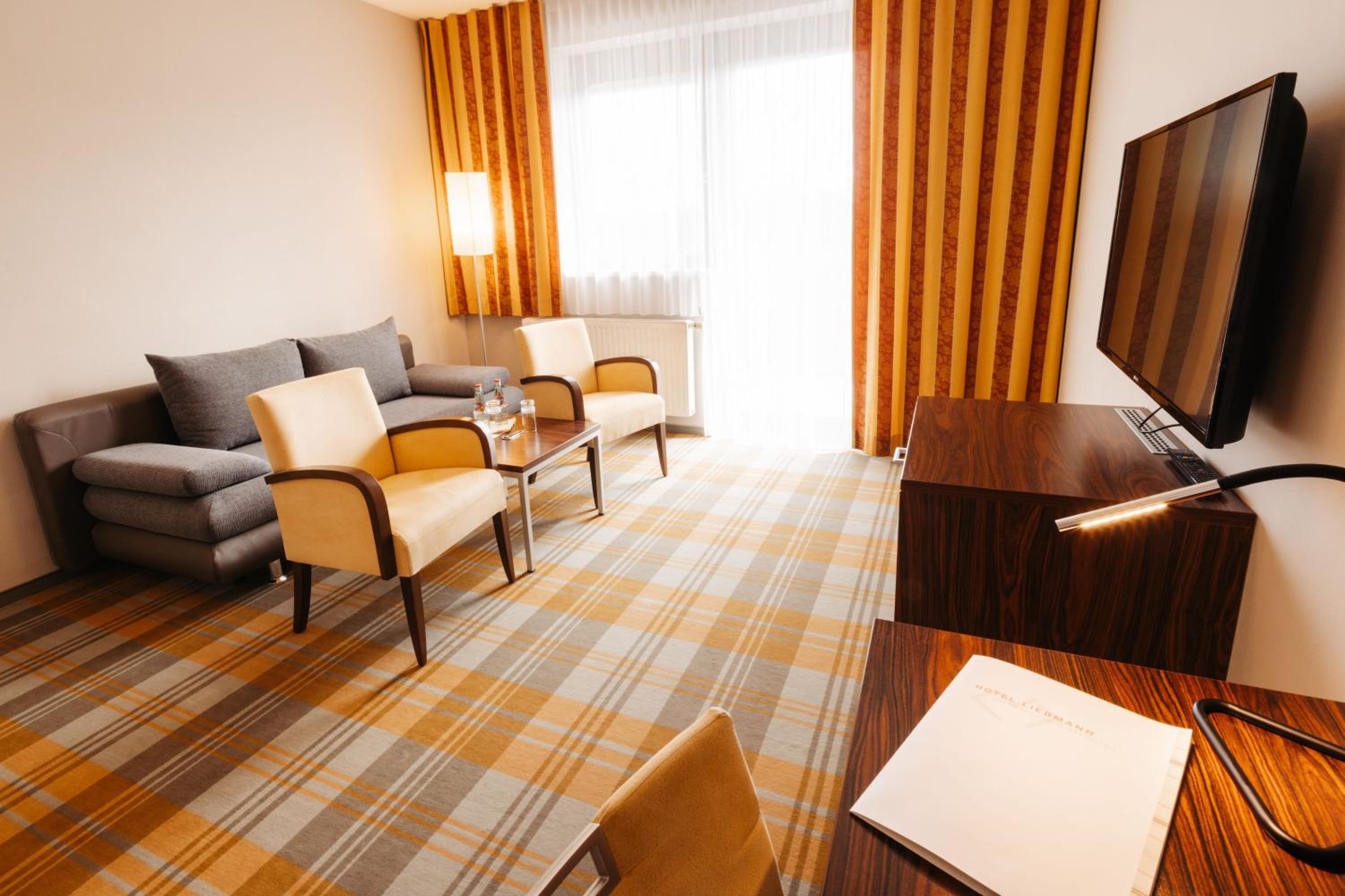 Superior Suite - Photo 7