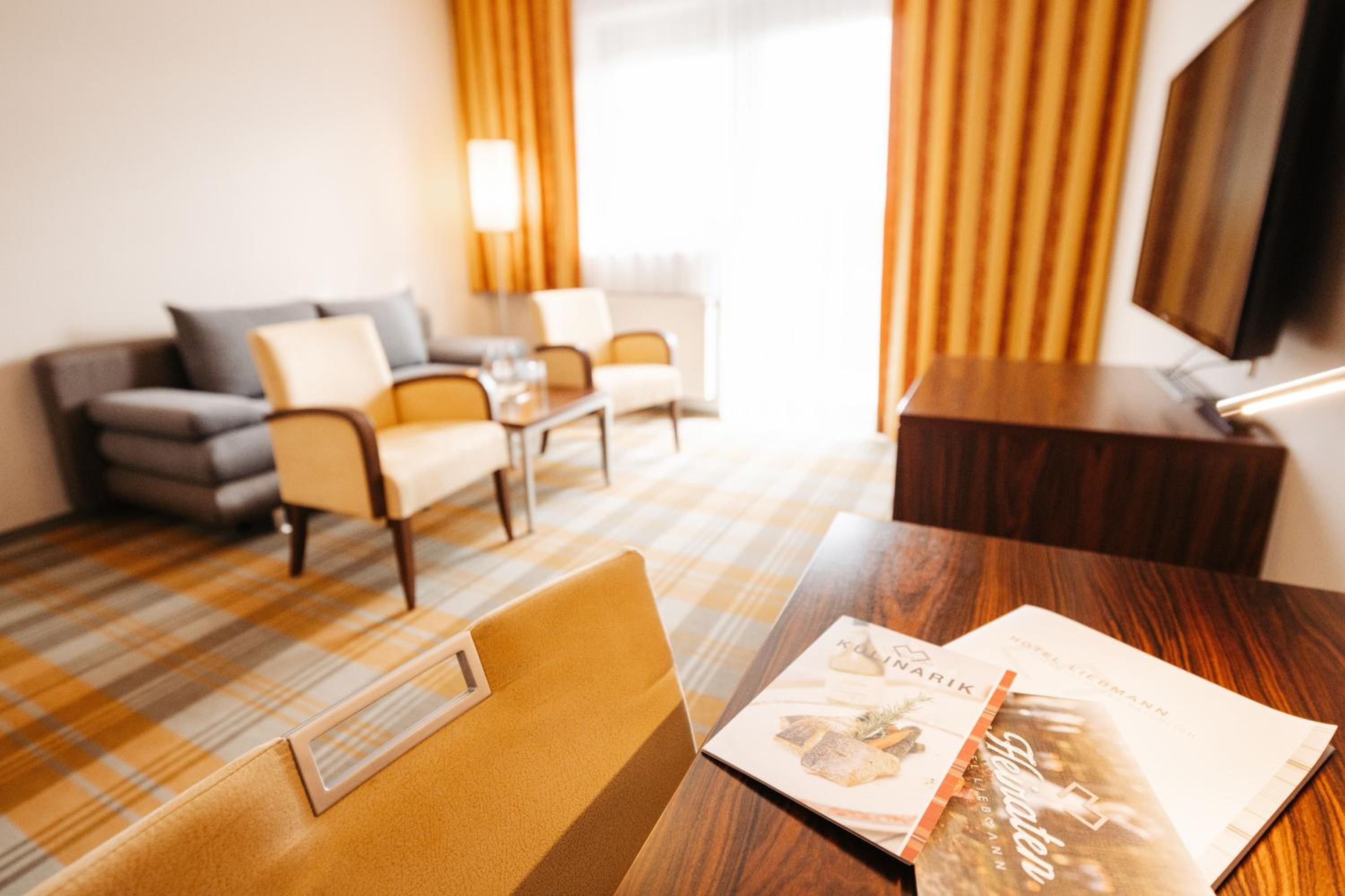 Suite - Photo 12