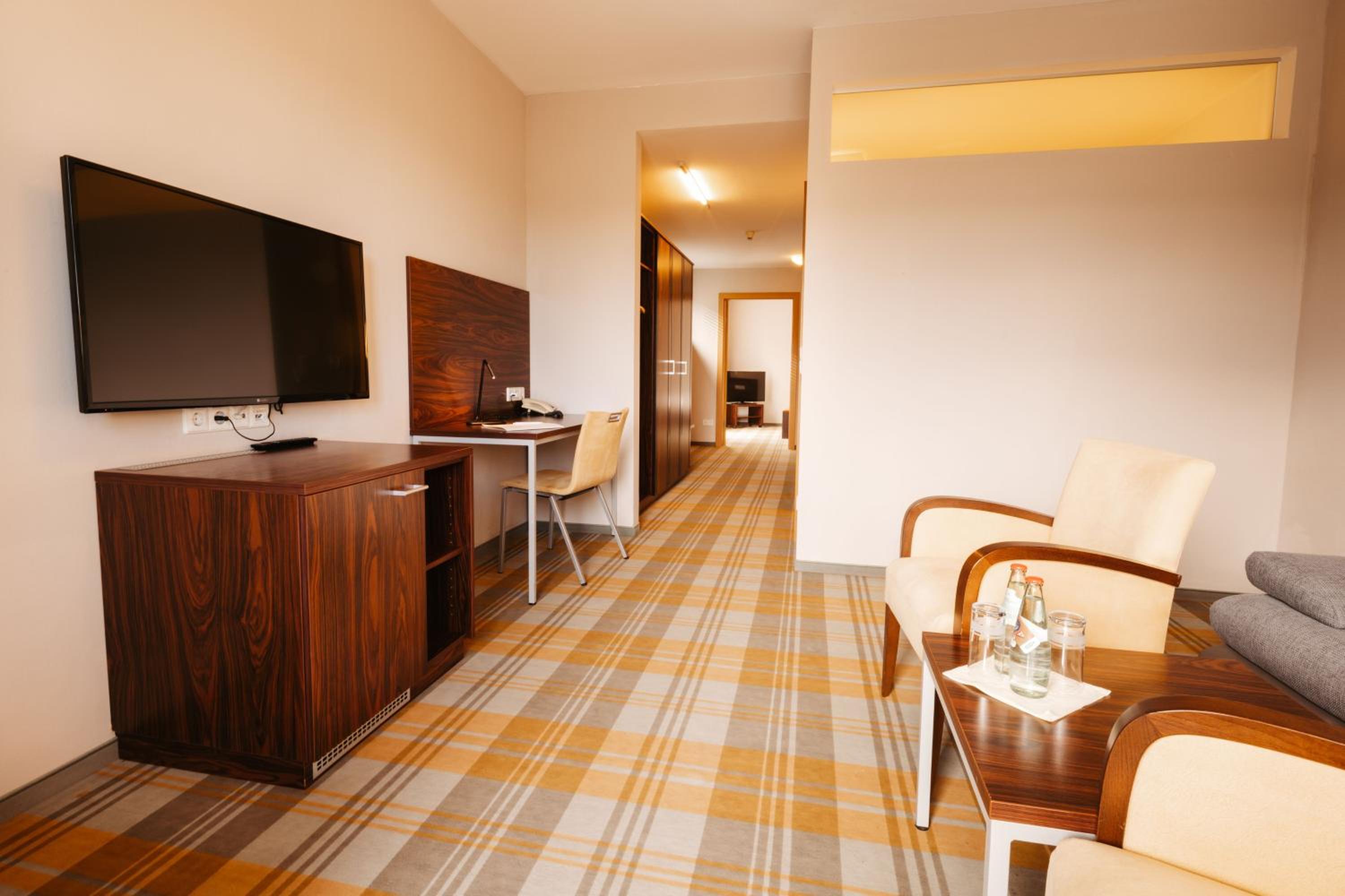 Superior Suite - Photo 8
