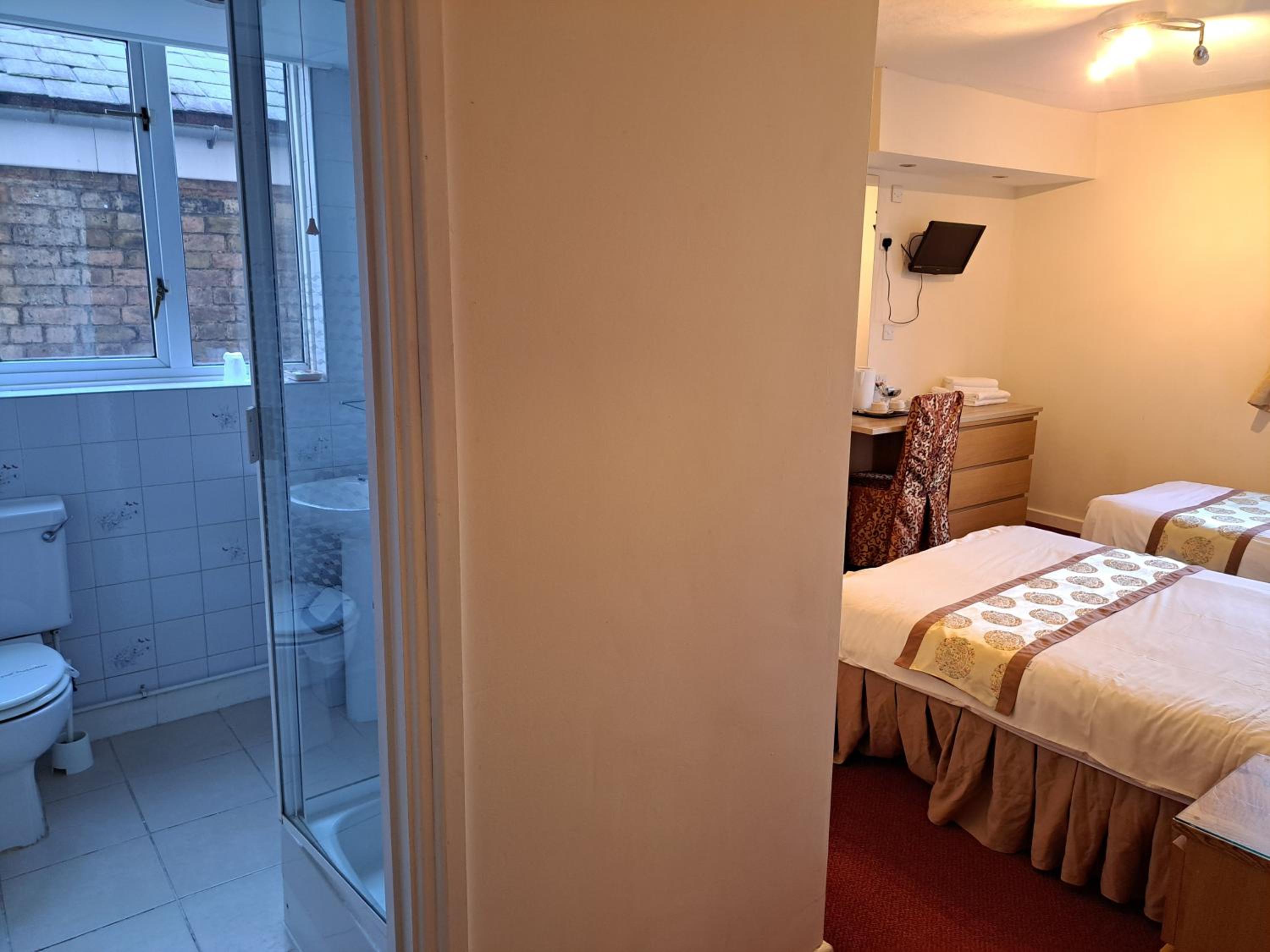 Twin Room - Photo 4