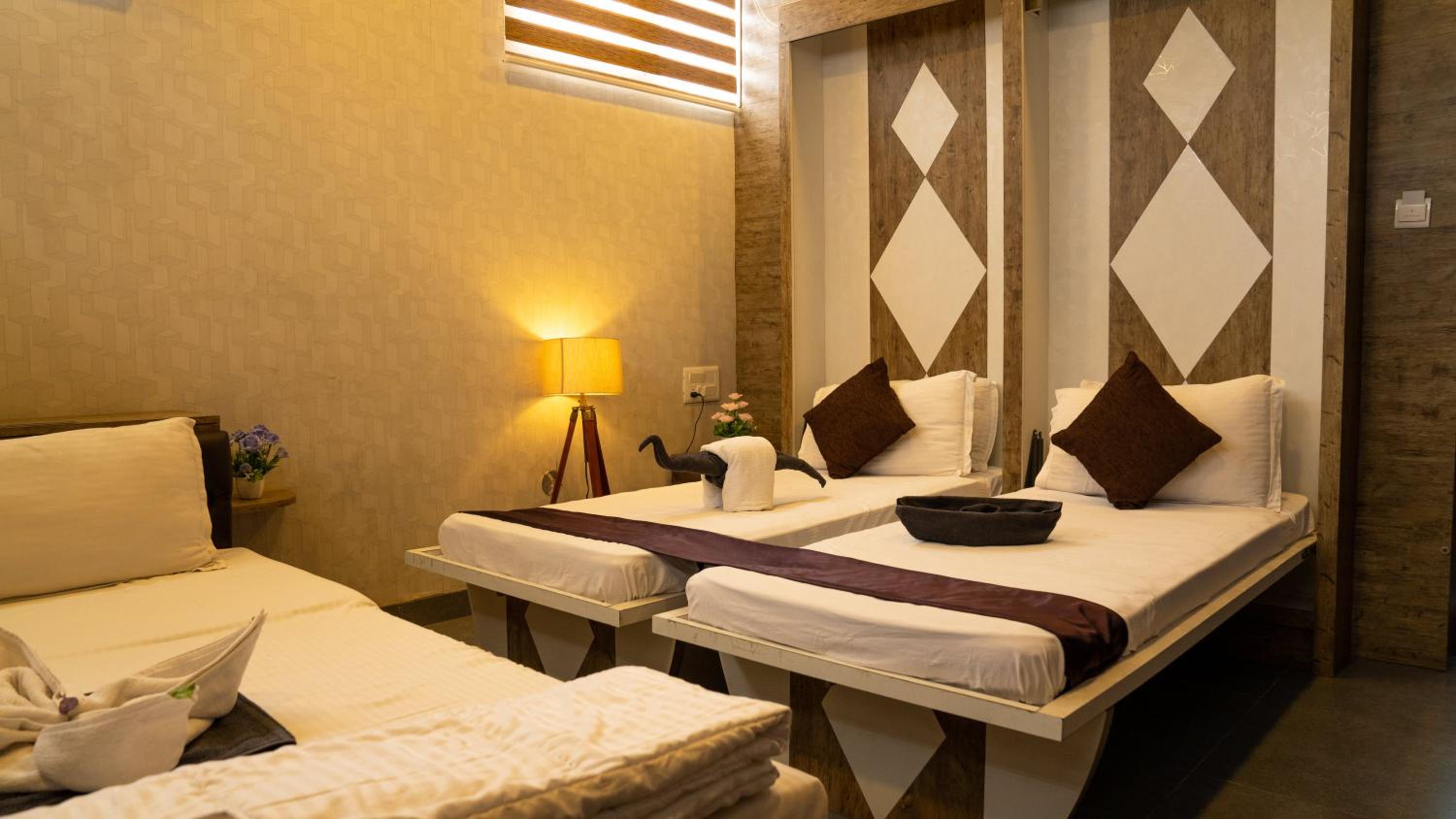 Economy Quadruple Room - Photo 1