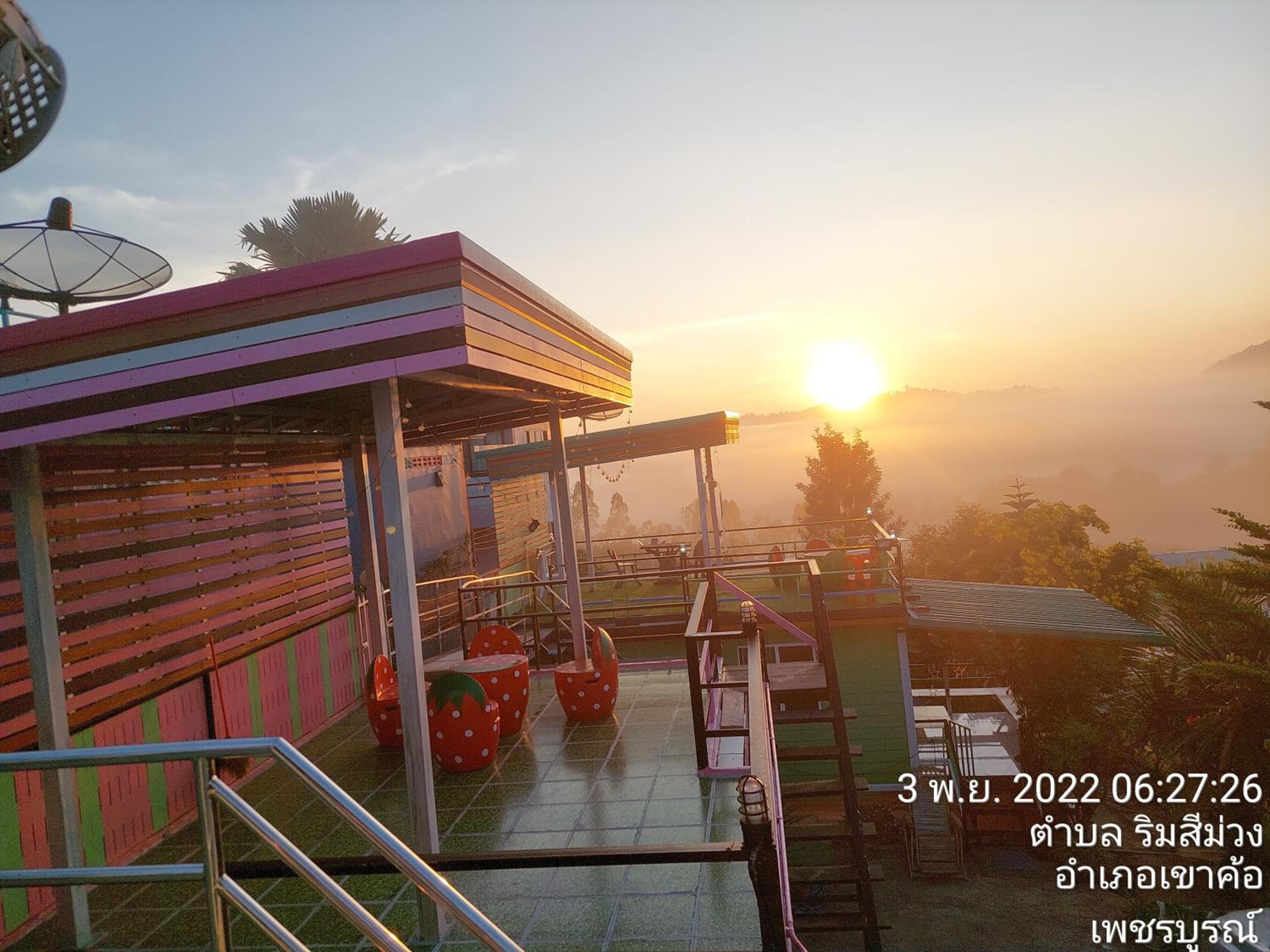 Deluxe Bungalow - Photo 13