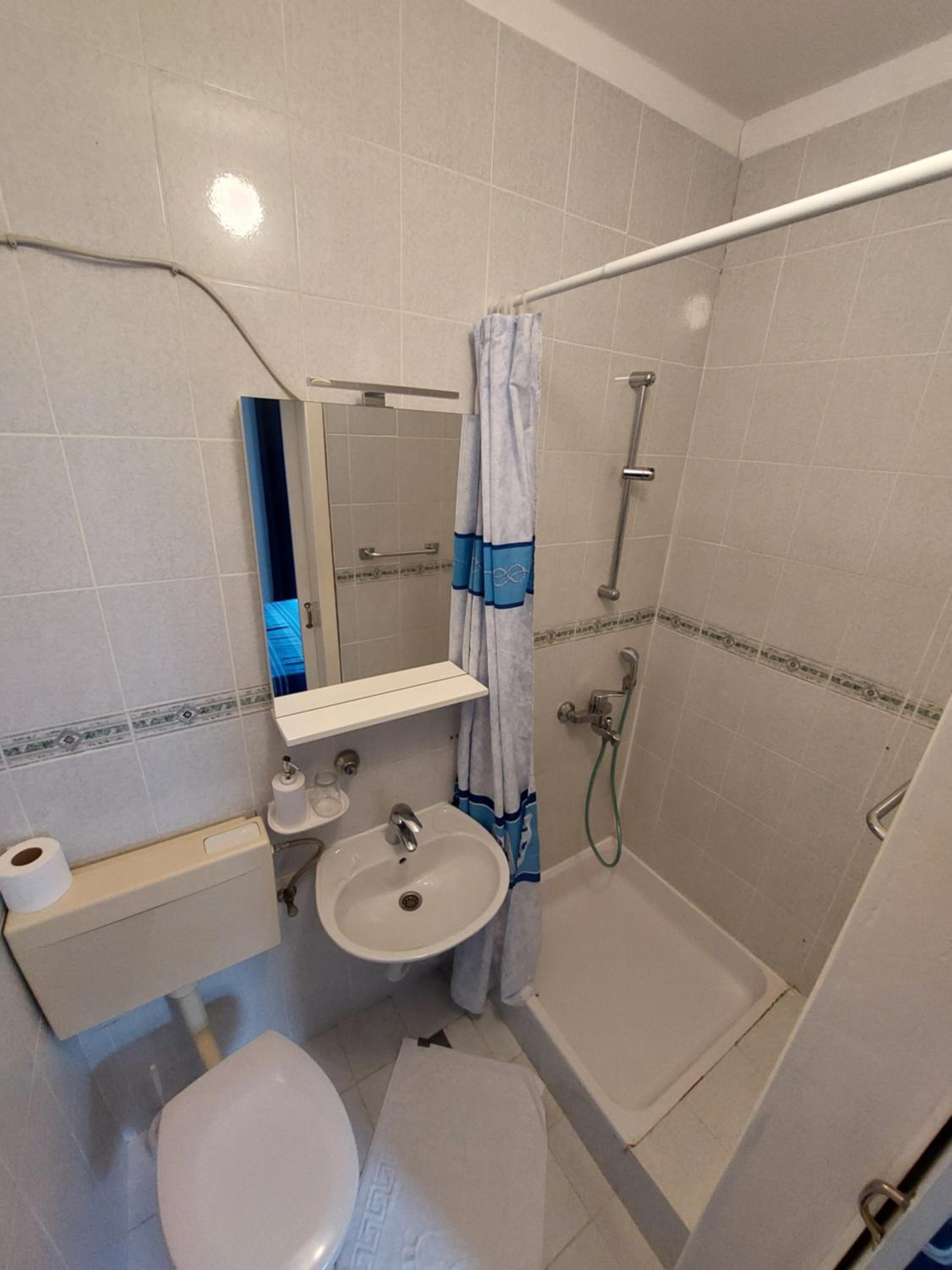 Standard  Double Room - Photo 2