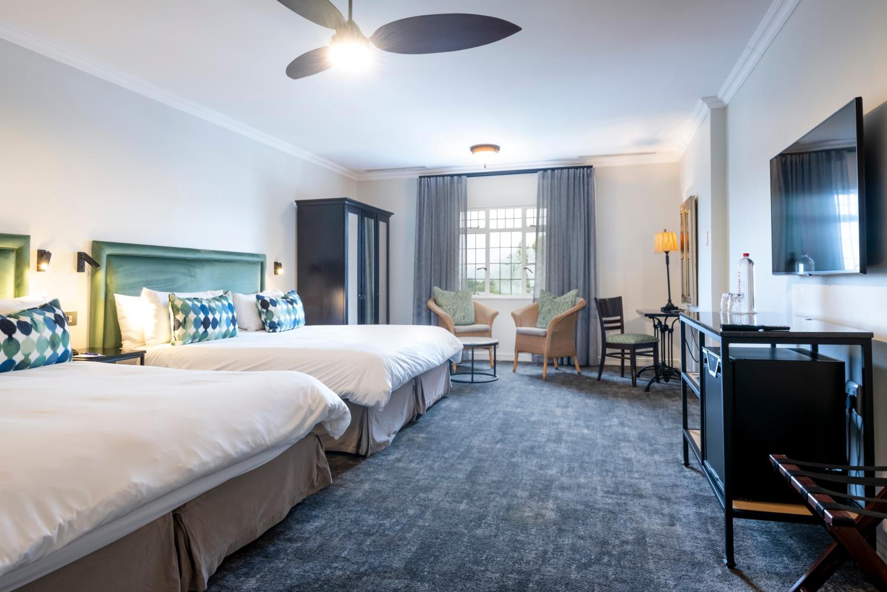 Deluxe Family Room