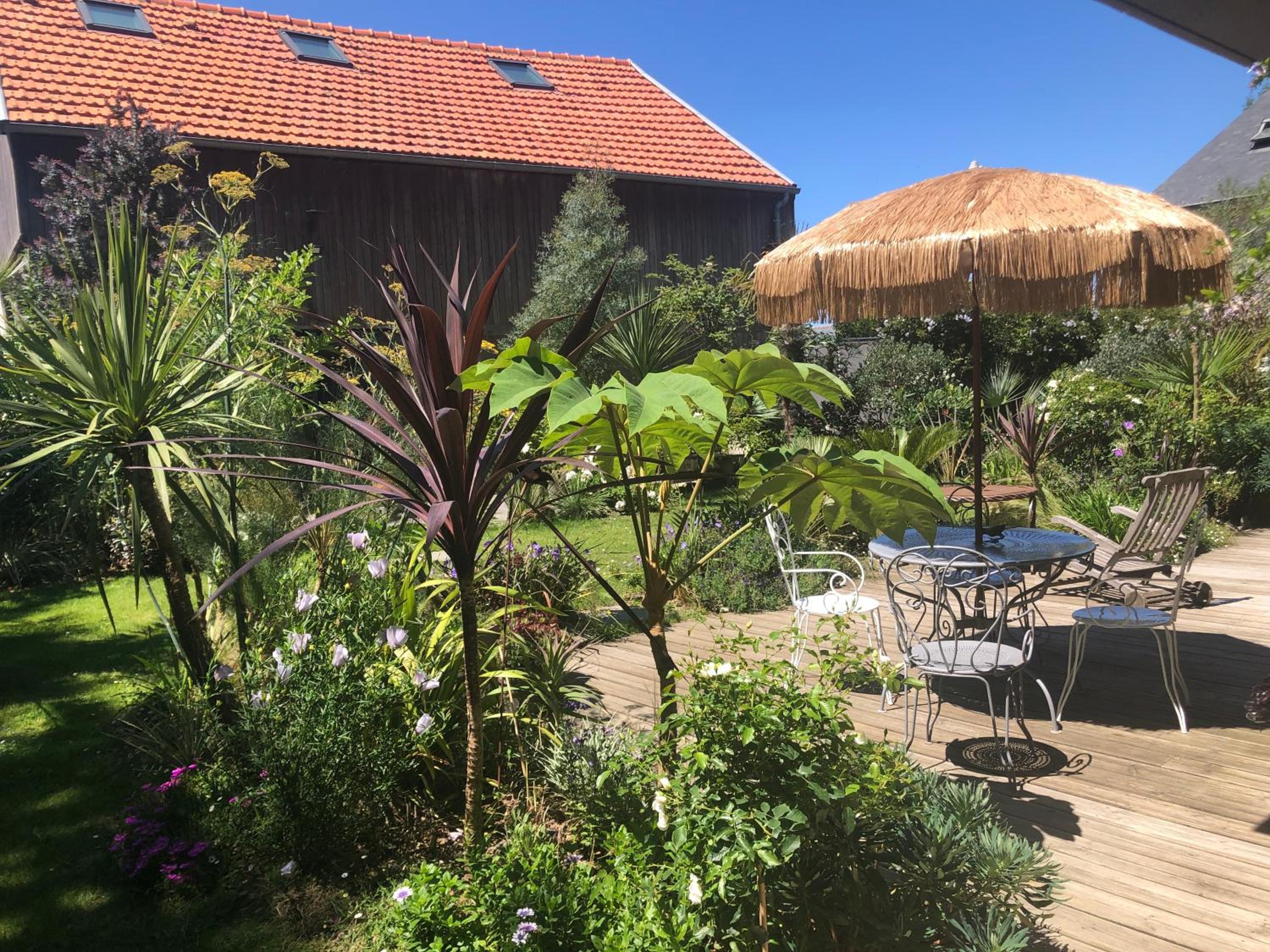 Apartment with Garden View