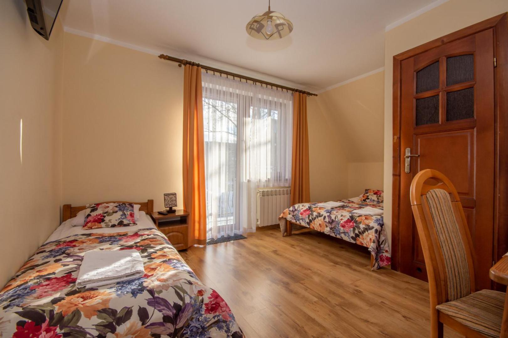 Triple Room with Bathroom photo 2