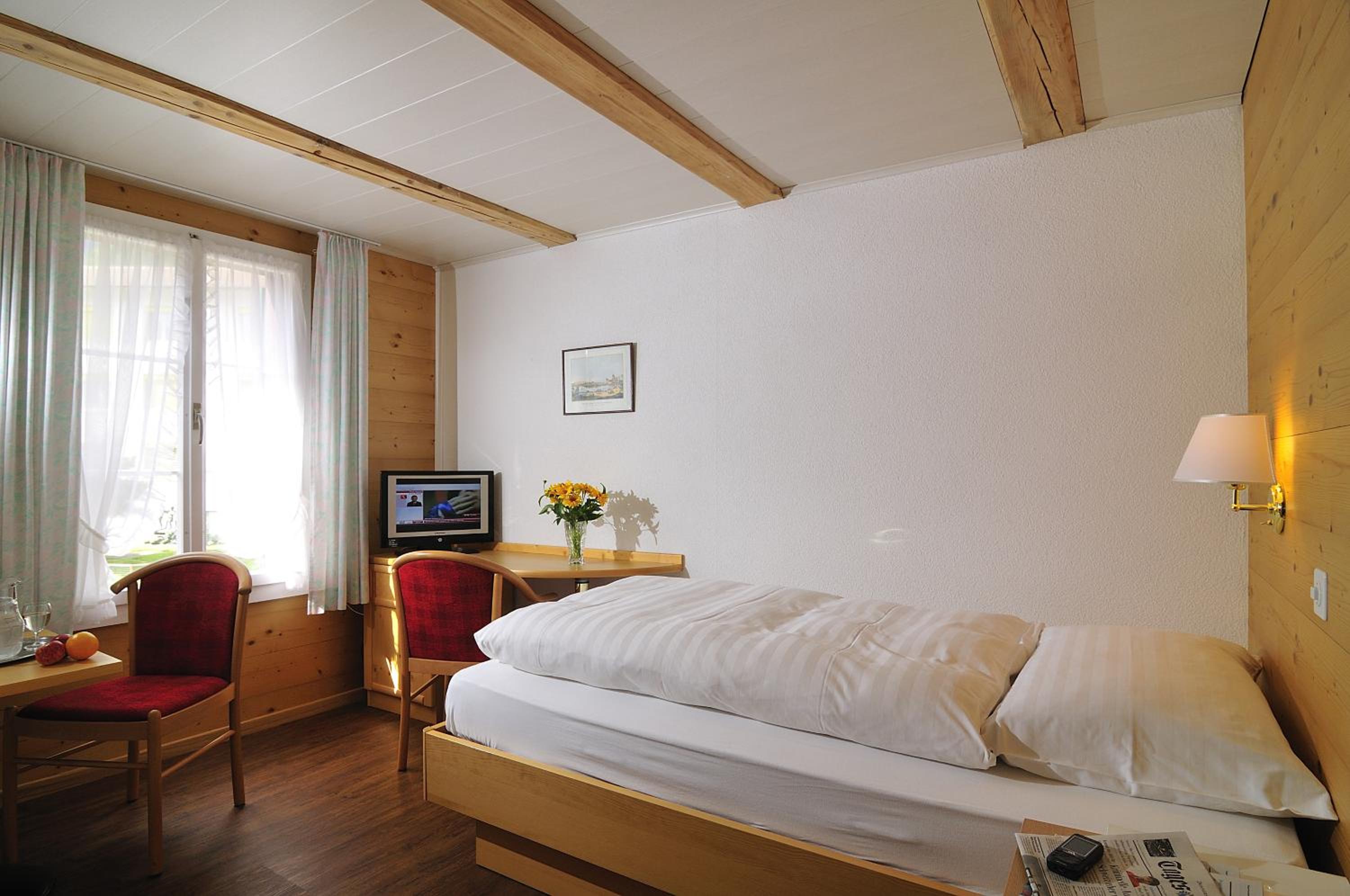 Standard Single Room - Photo 4