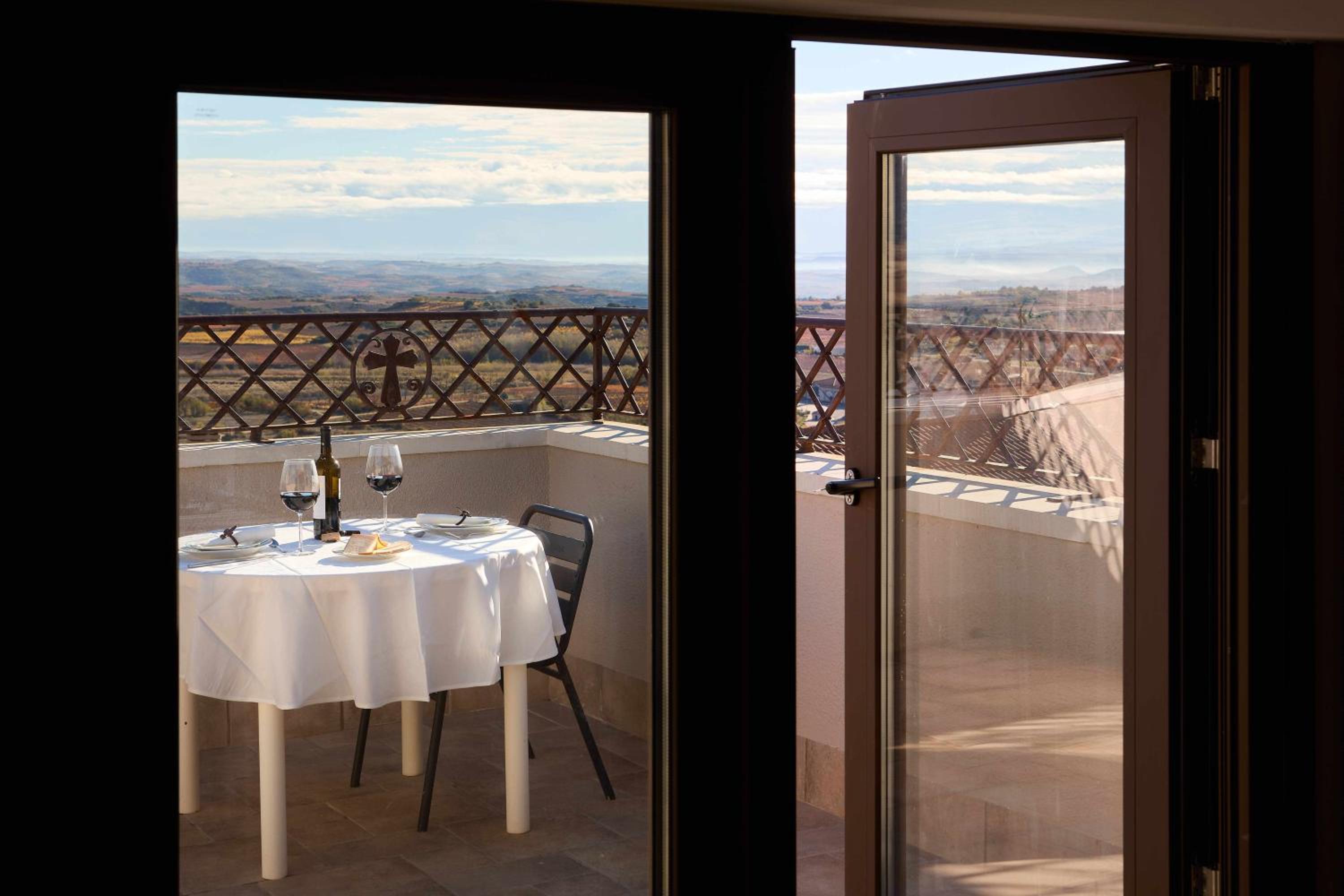 Deluxe Double Room with Balcony - Photo 13