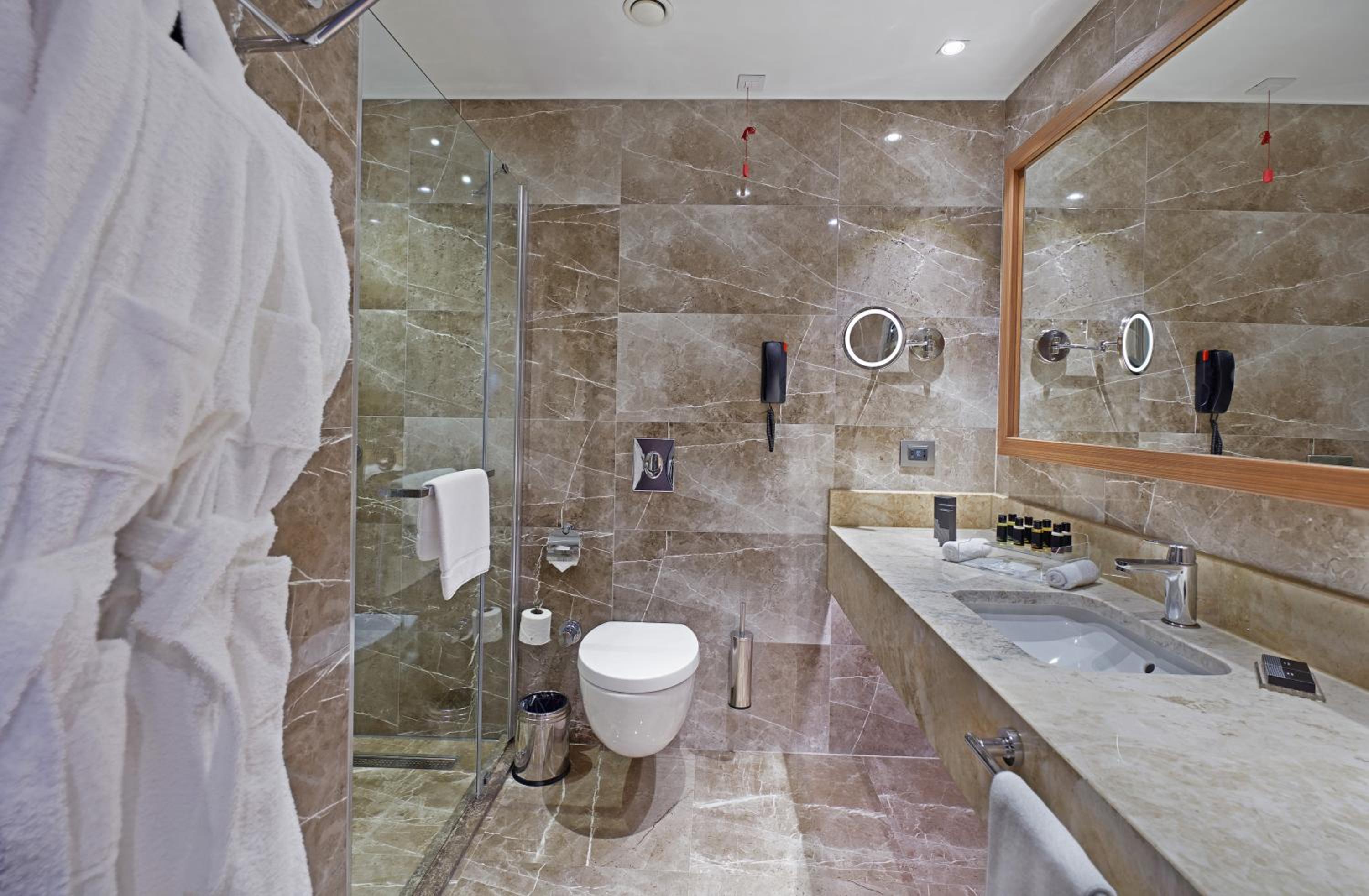 Superior King Room - Photo 2