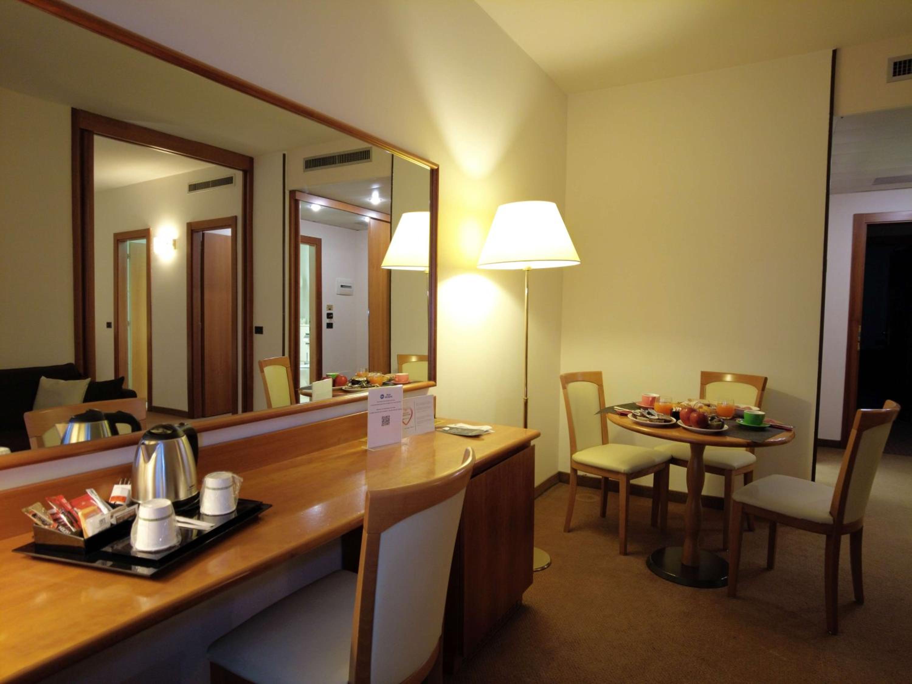 King Room Suite - Photo 3