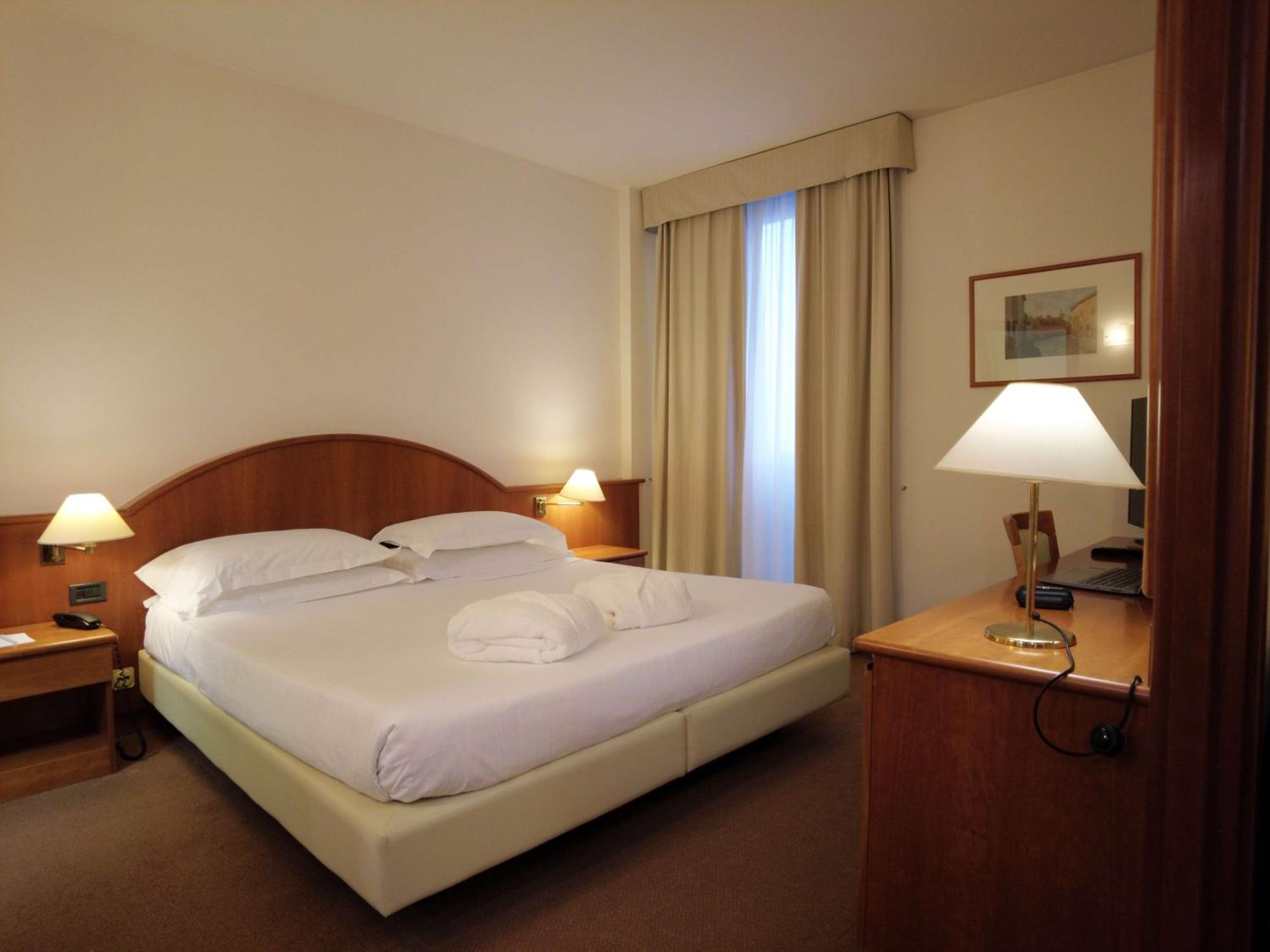King Room Suite - Photo 5