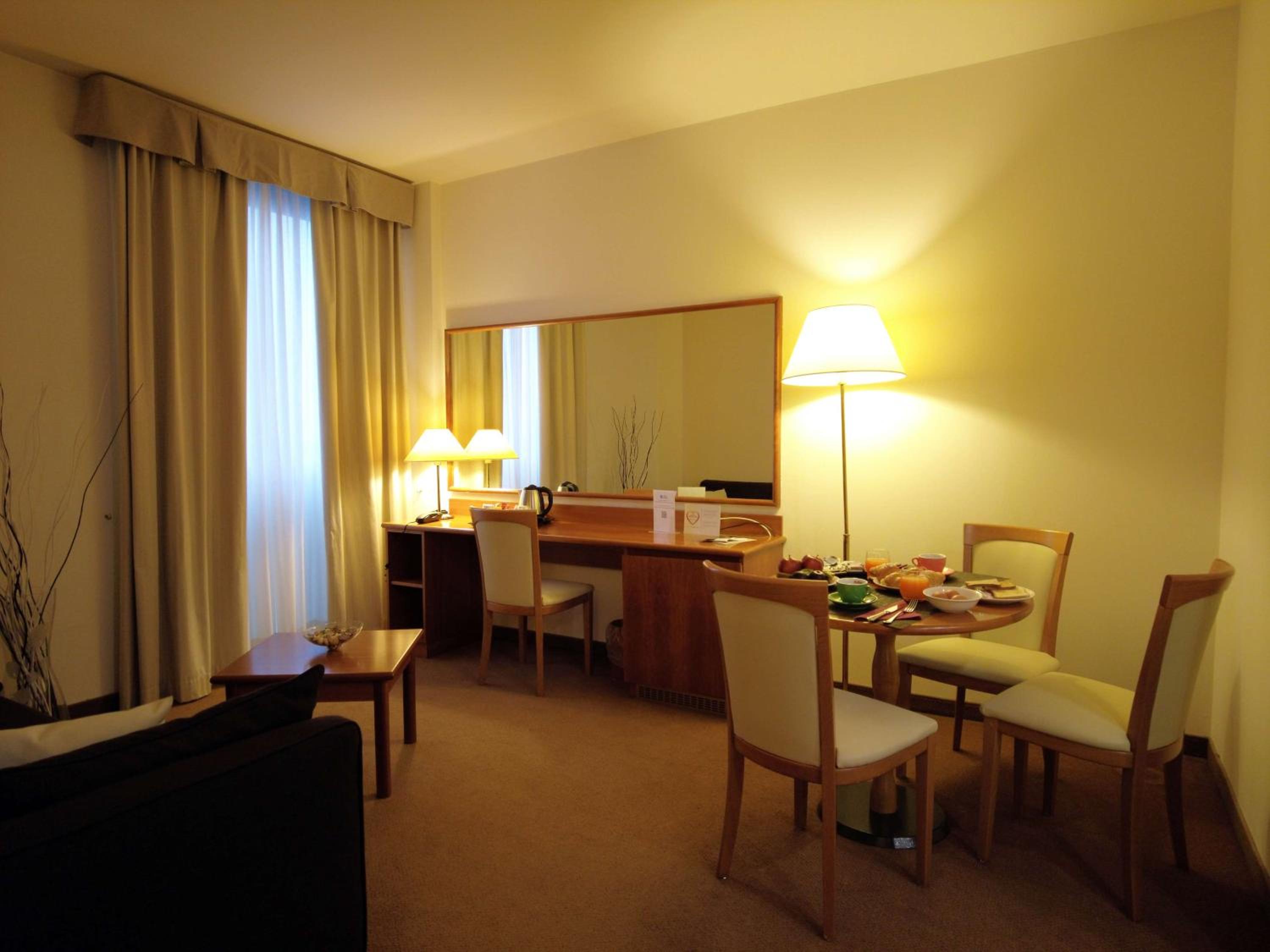 King Room Suite - Photo 7