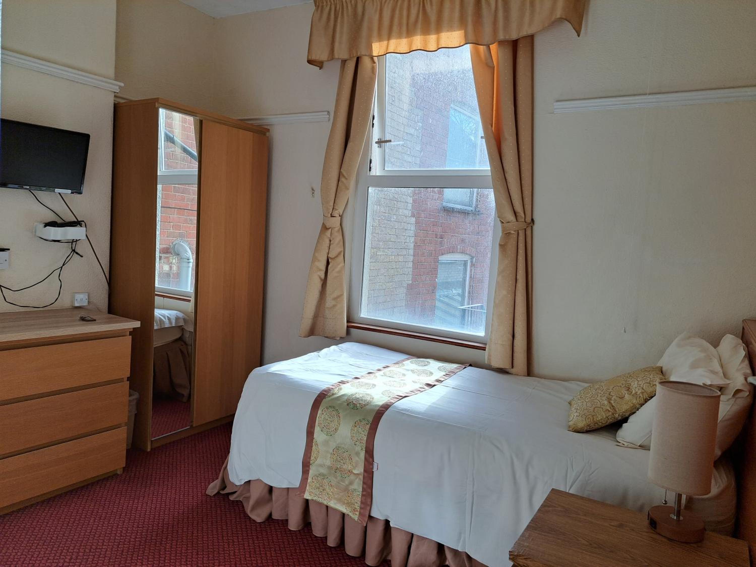 Single Room photo 3