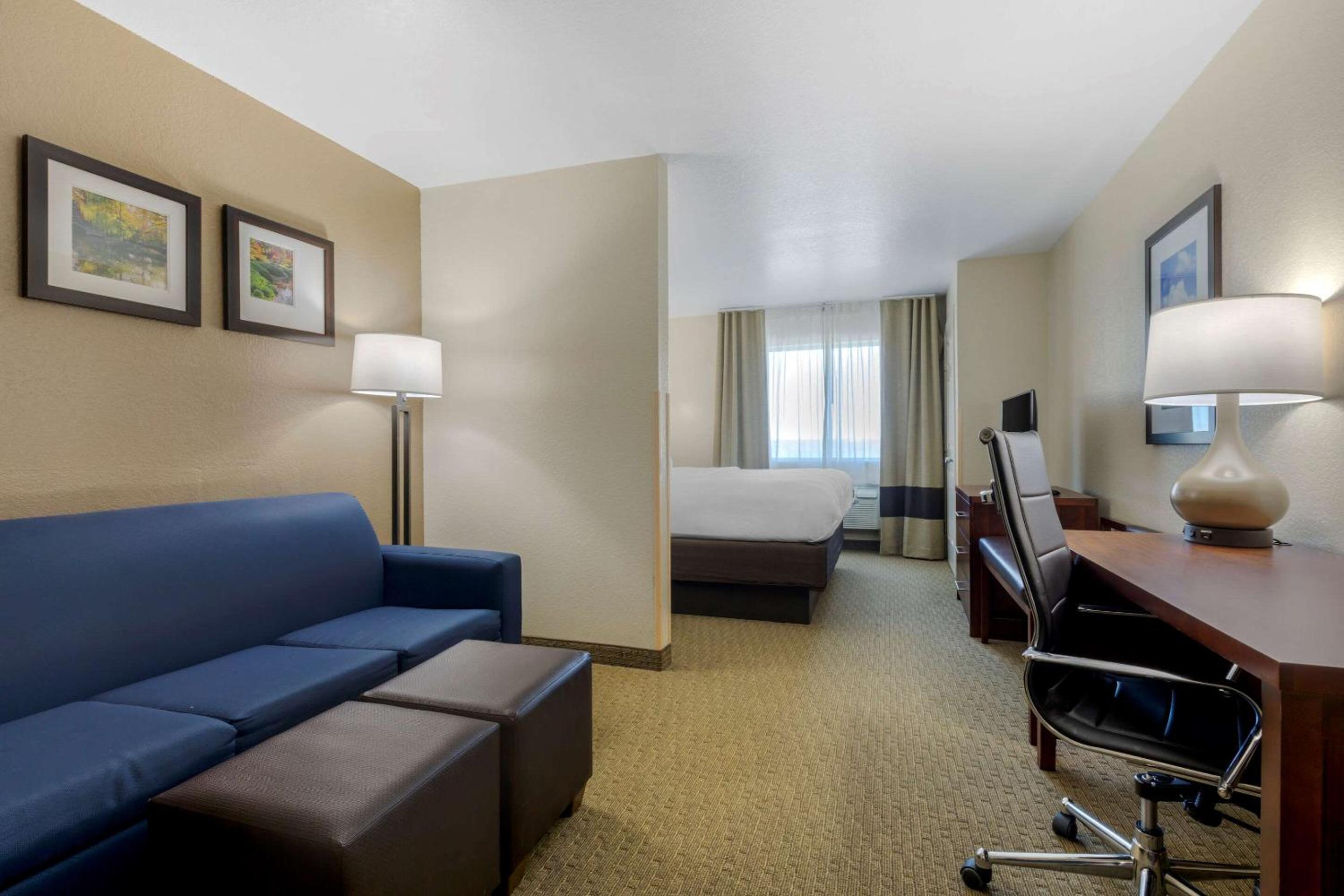 Standard King Suite - Disability Access - Non-Smoking