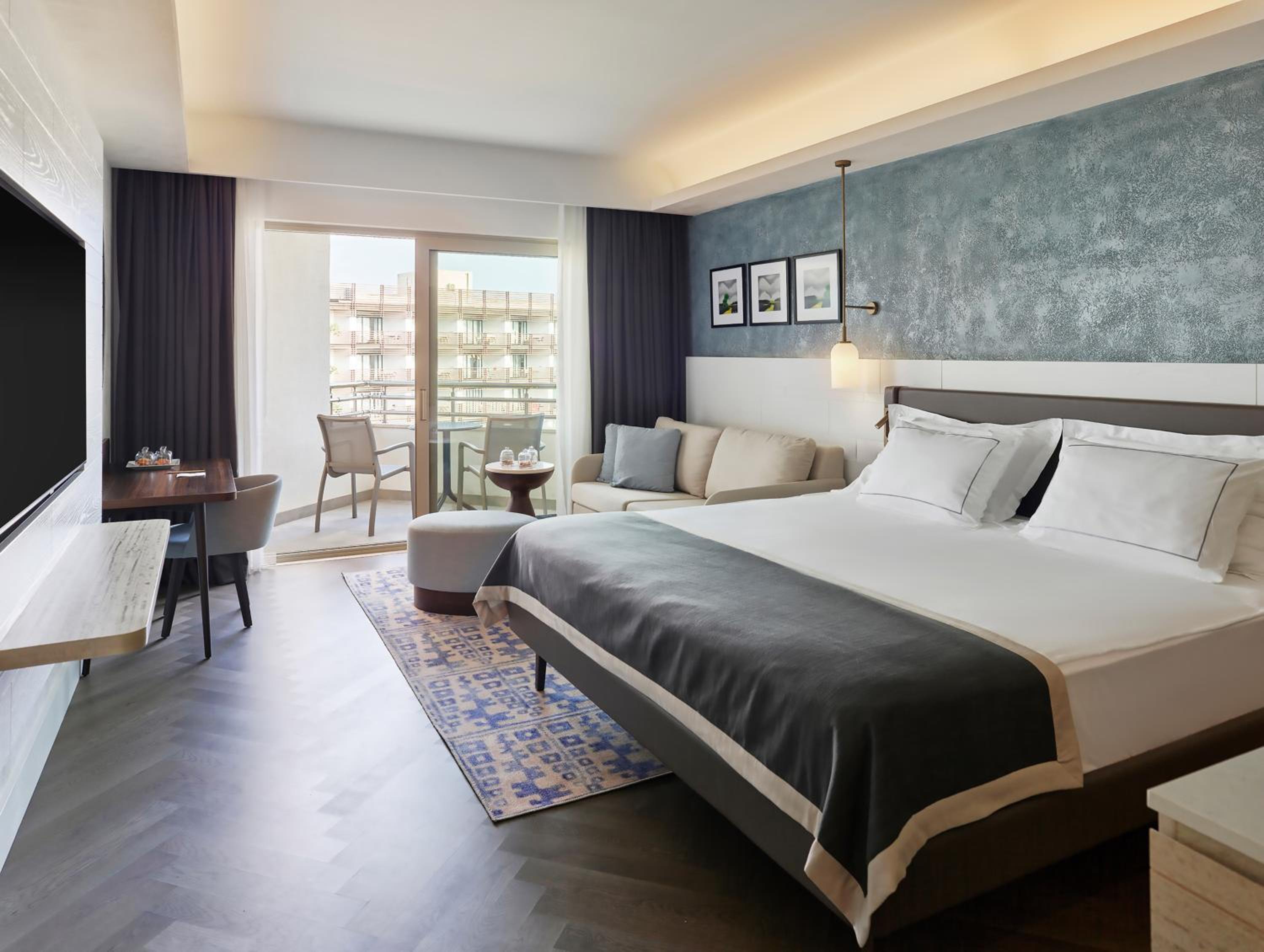 Deluxe Room Side Sea View