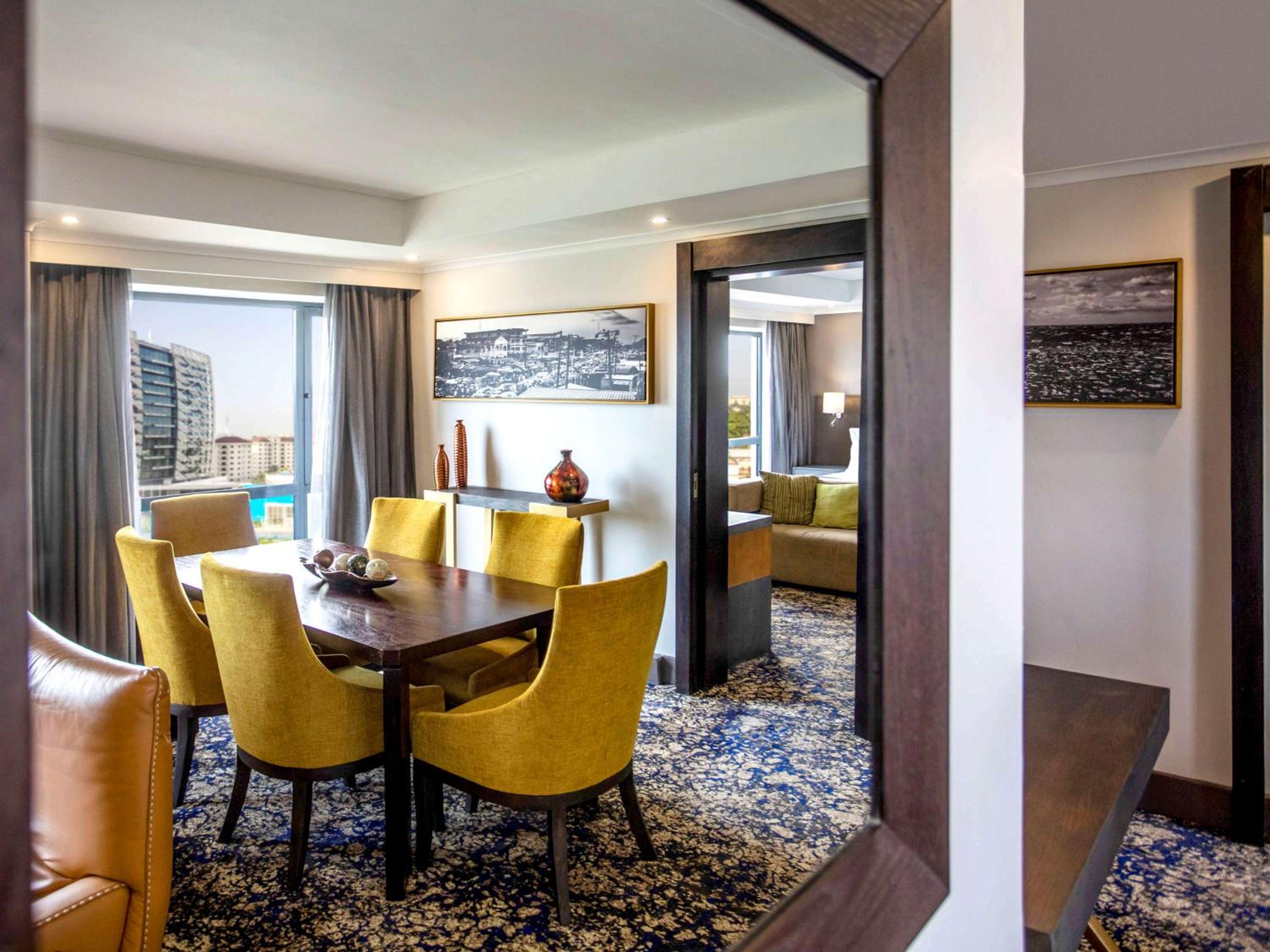 Executive Suite with One King Bed - Photo 8