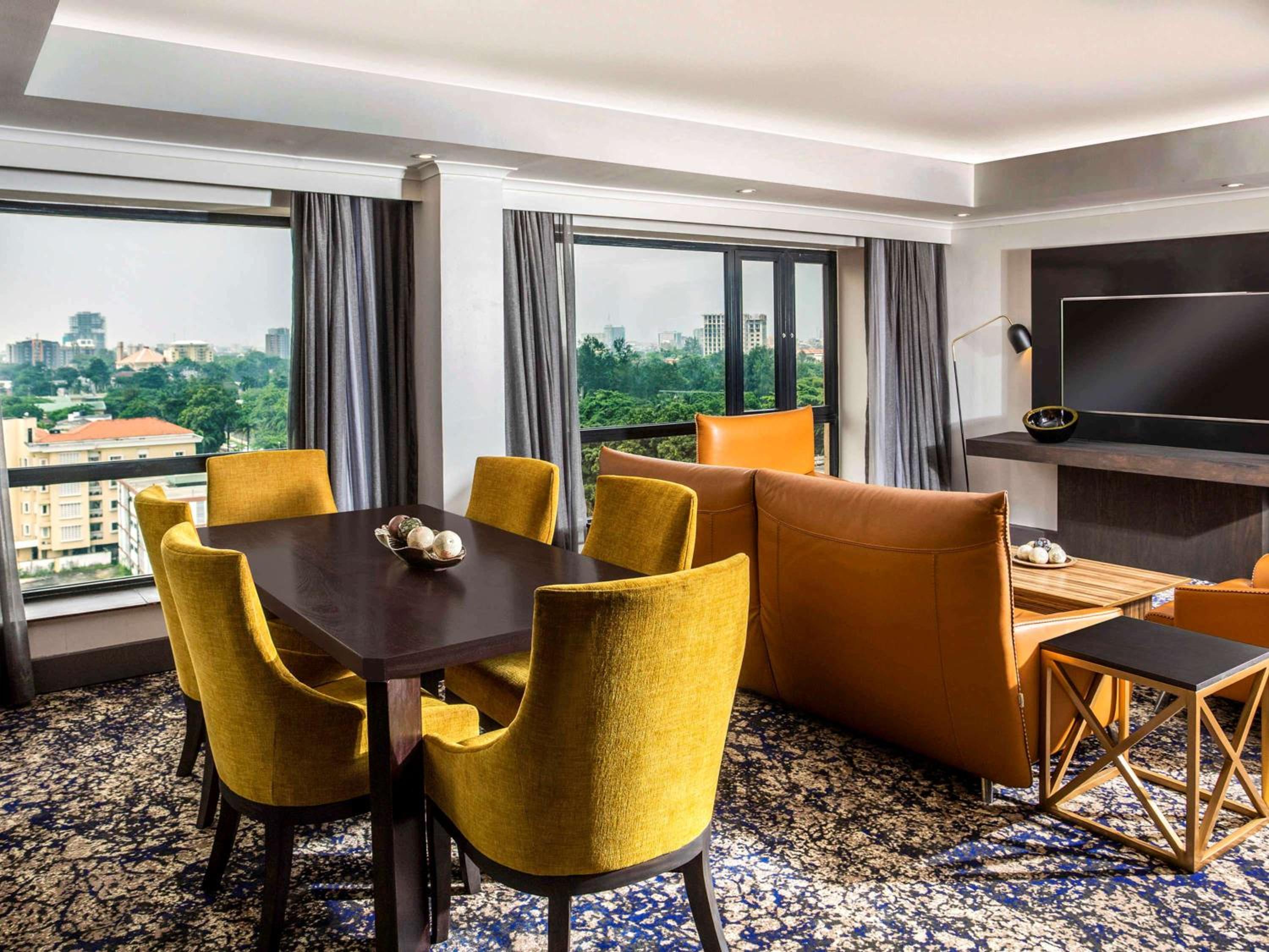 Executive Suite with One King Bed - Photo 7