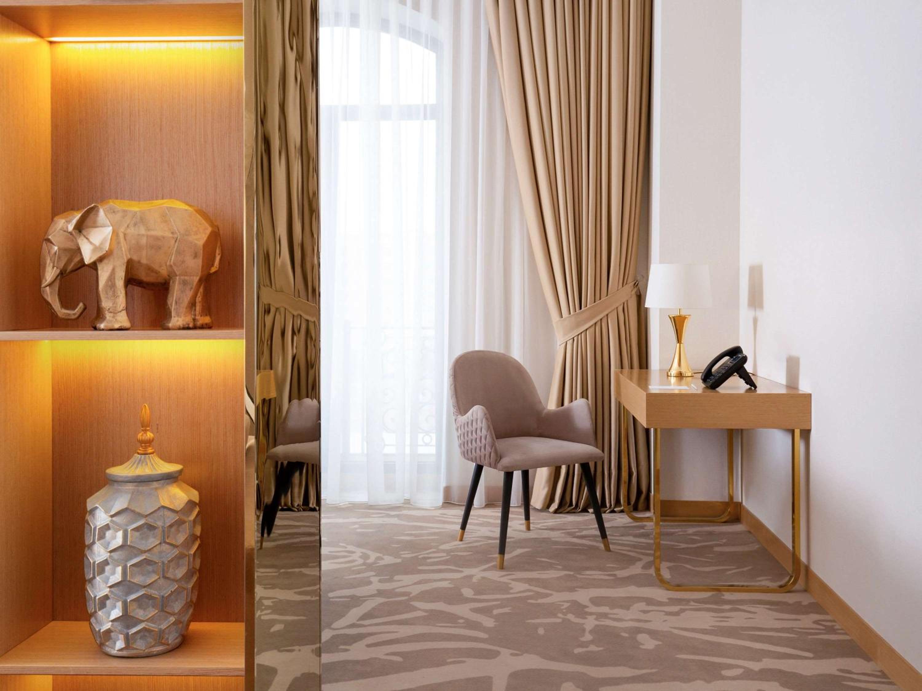 Superior Suite - Photo 3