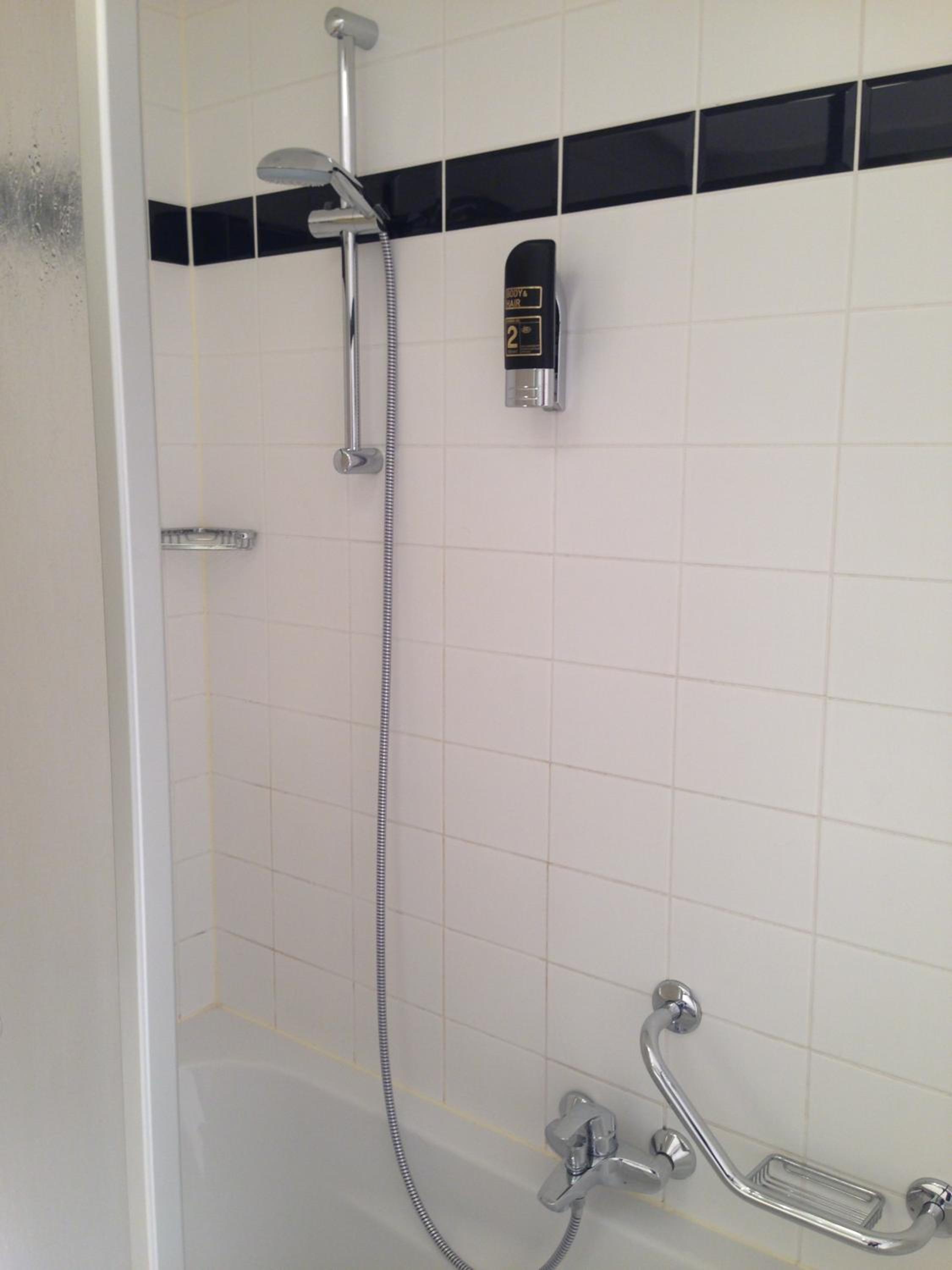 Deluxe Twin Room with Bathtub  photo 3