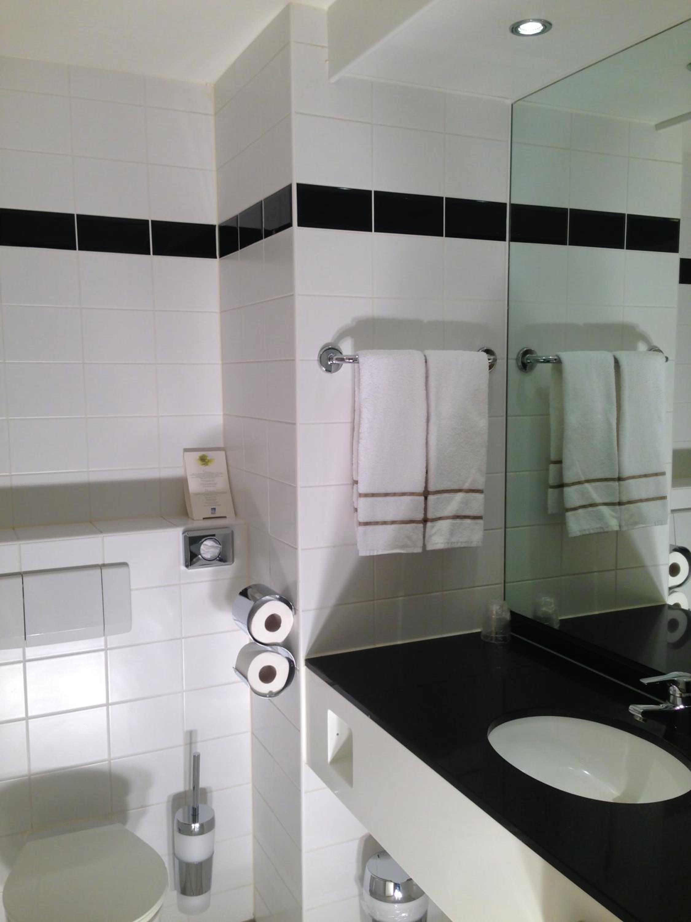 Deluxe Twin Room with Bathtub  photo 2