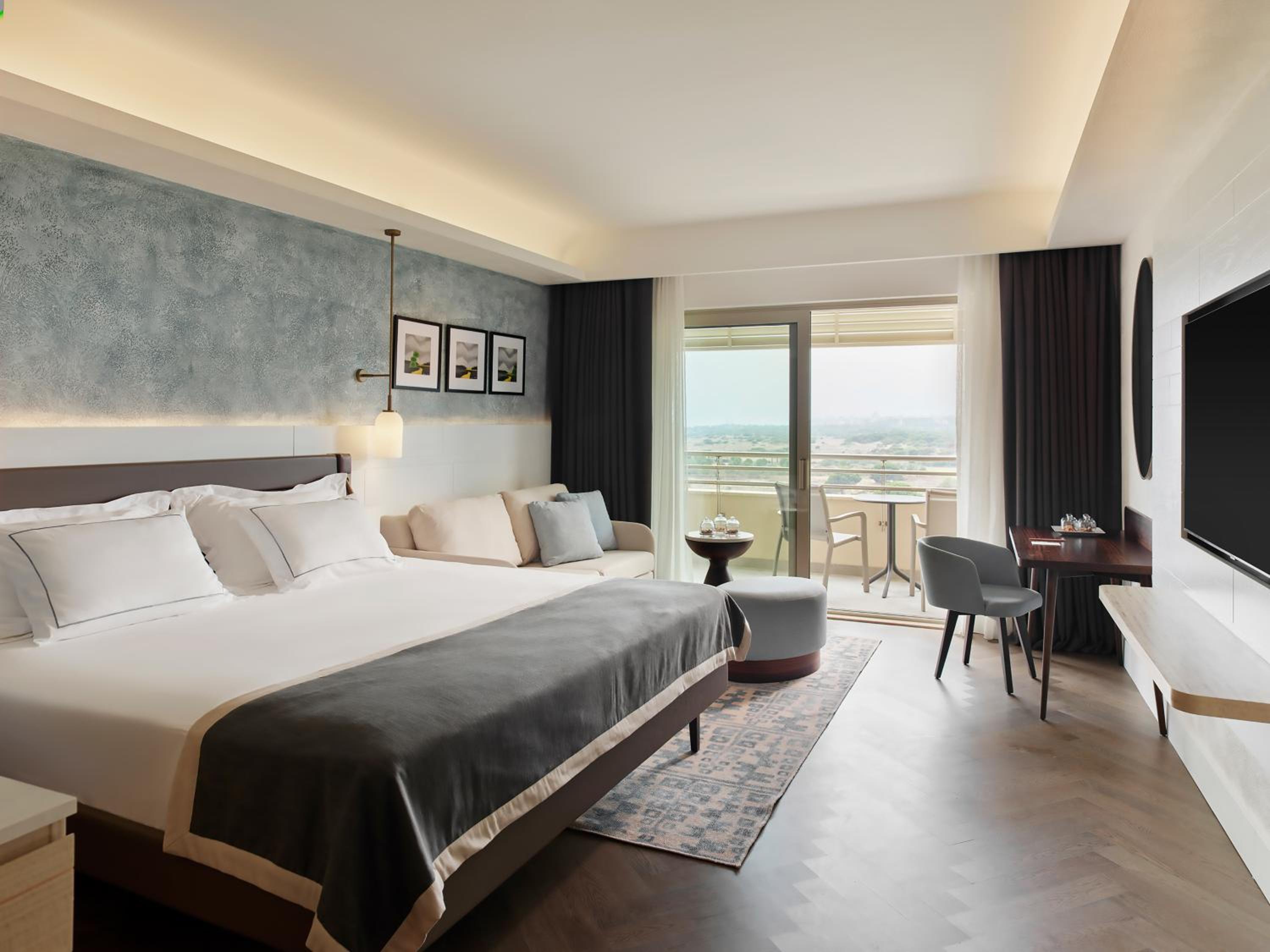 Deluxe Room Side Sea View & Pool View