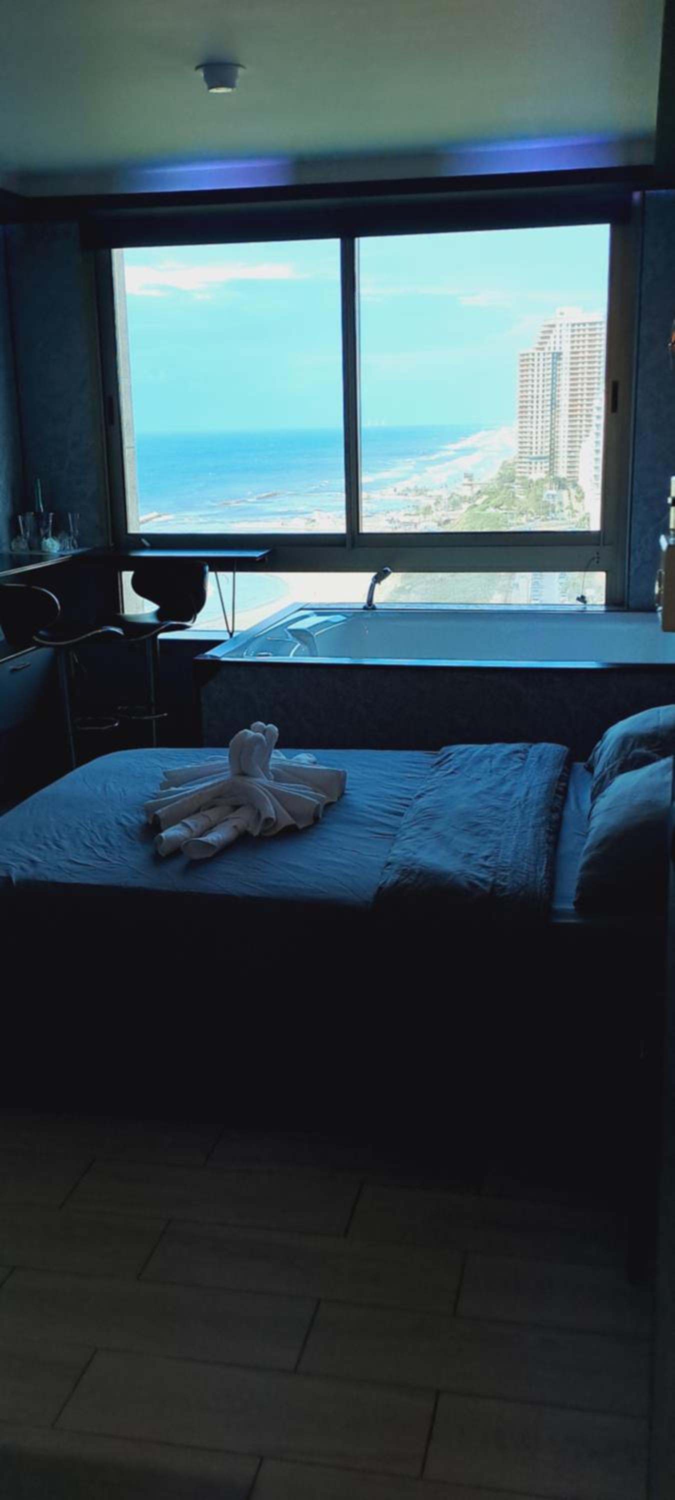 Apartment with Sea View - Photo 4