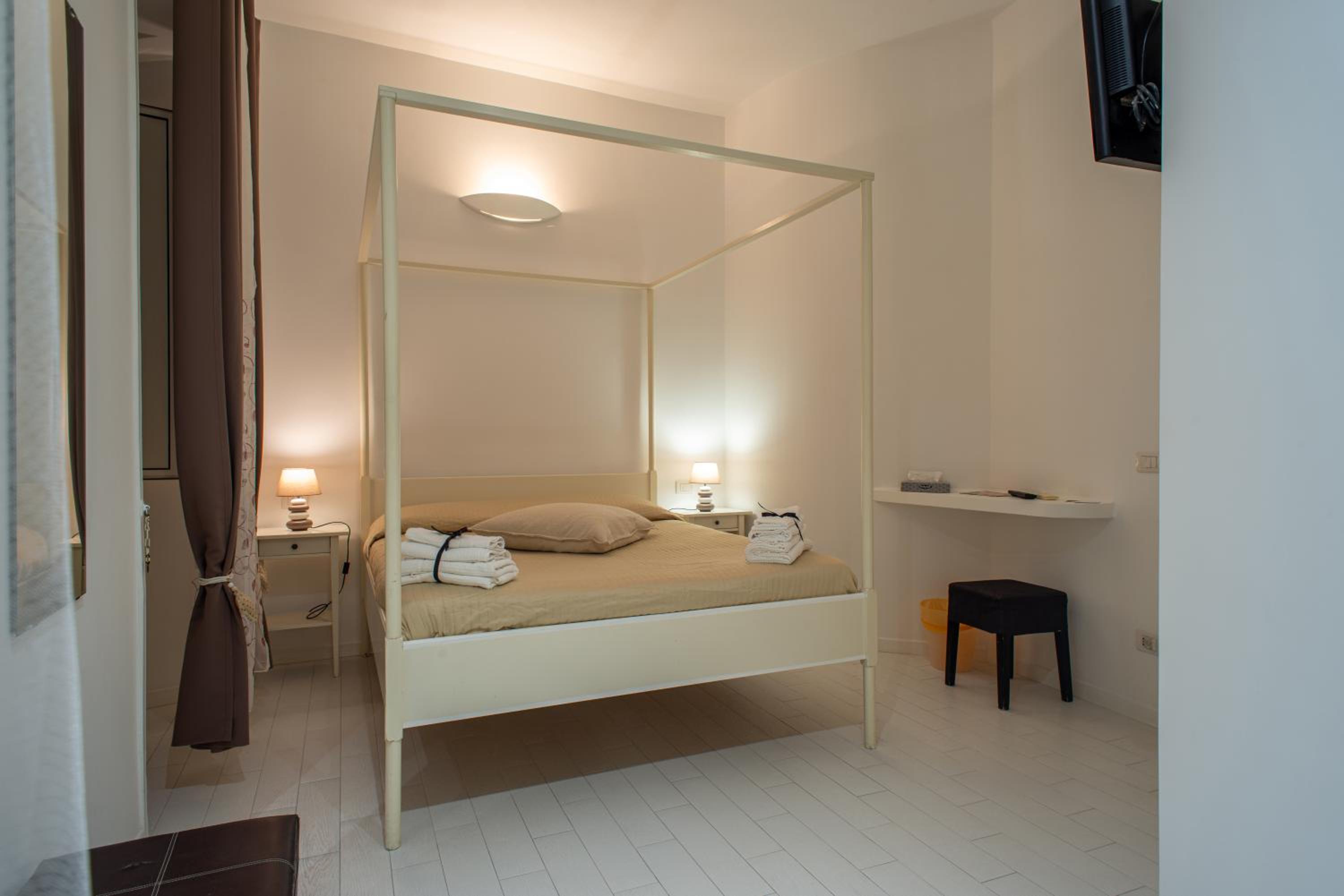 Large Double Room photo 2