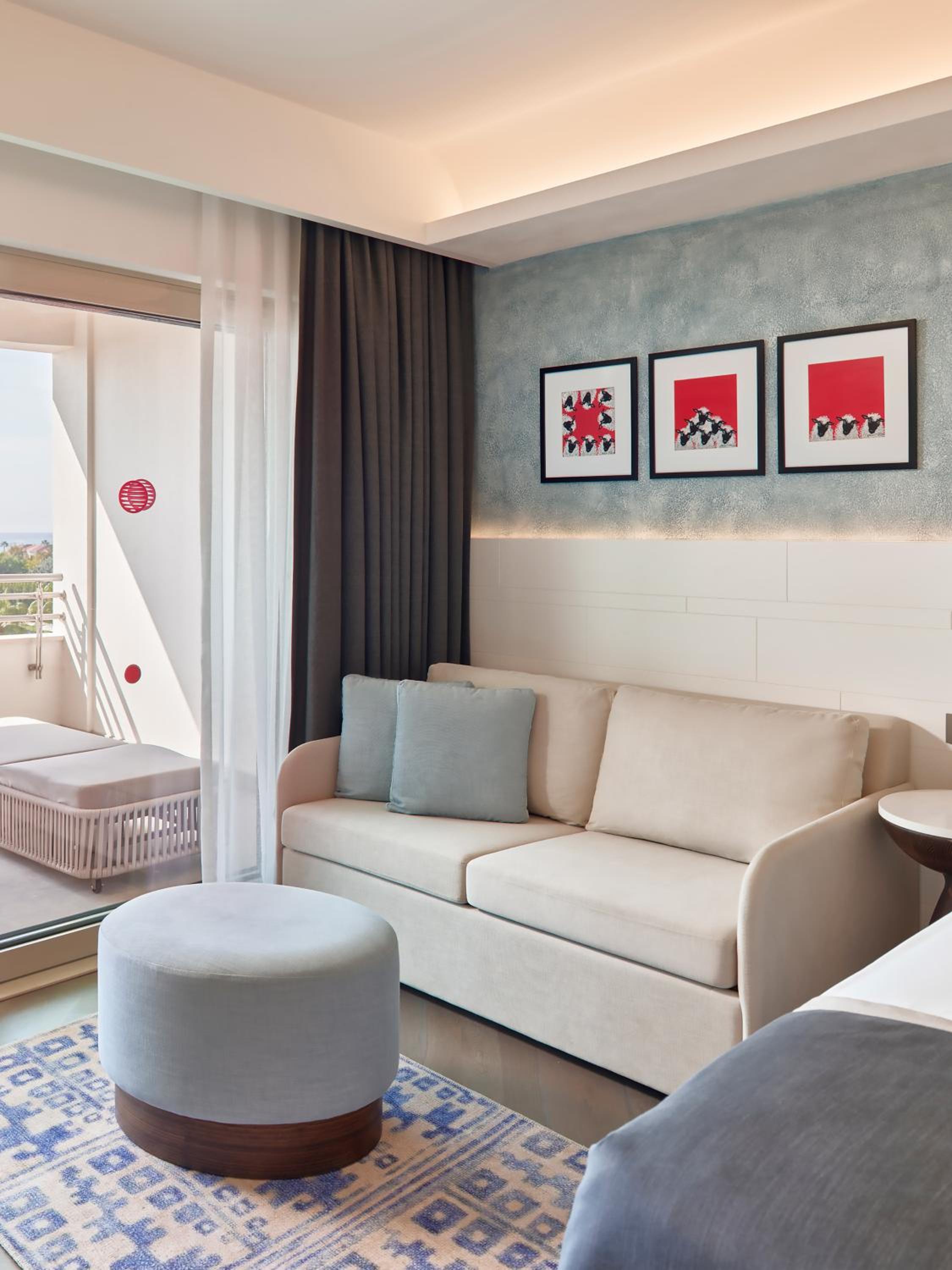Deluxe Room Direct Sea View (2 Adult + 2 Children) thumbnail 5