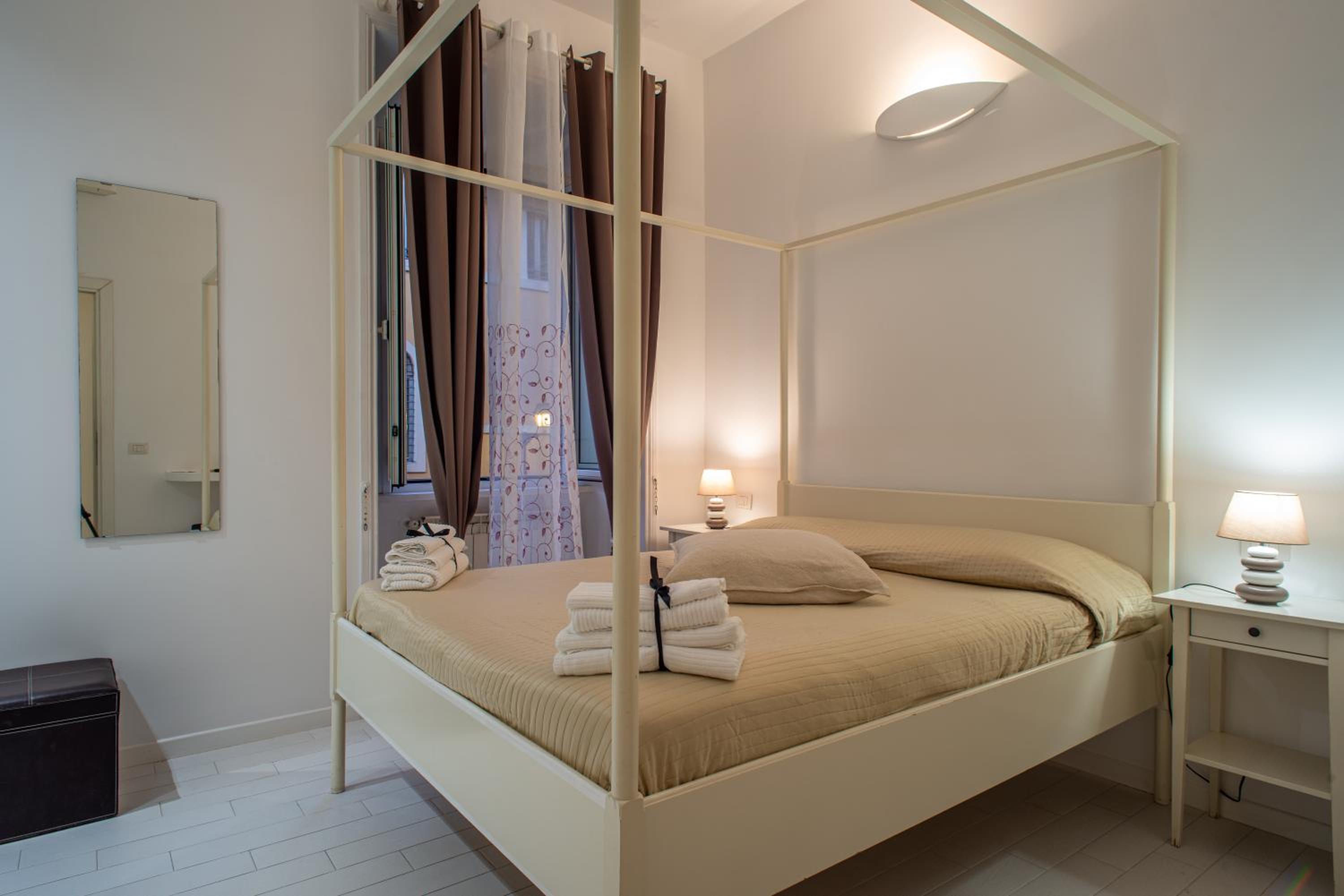 Large Double Room photo 1