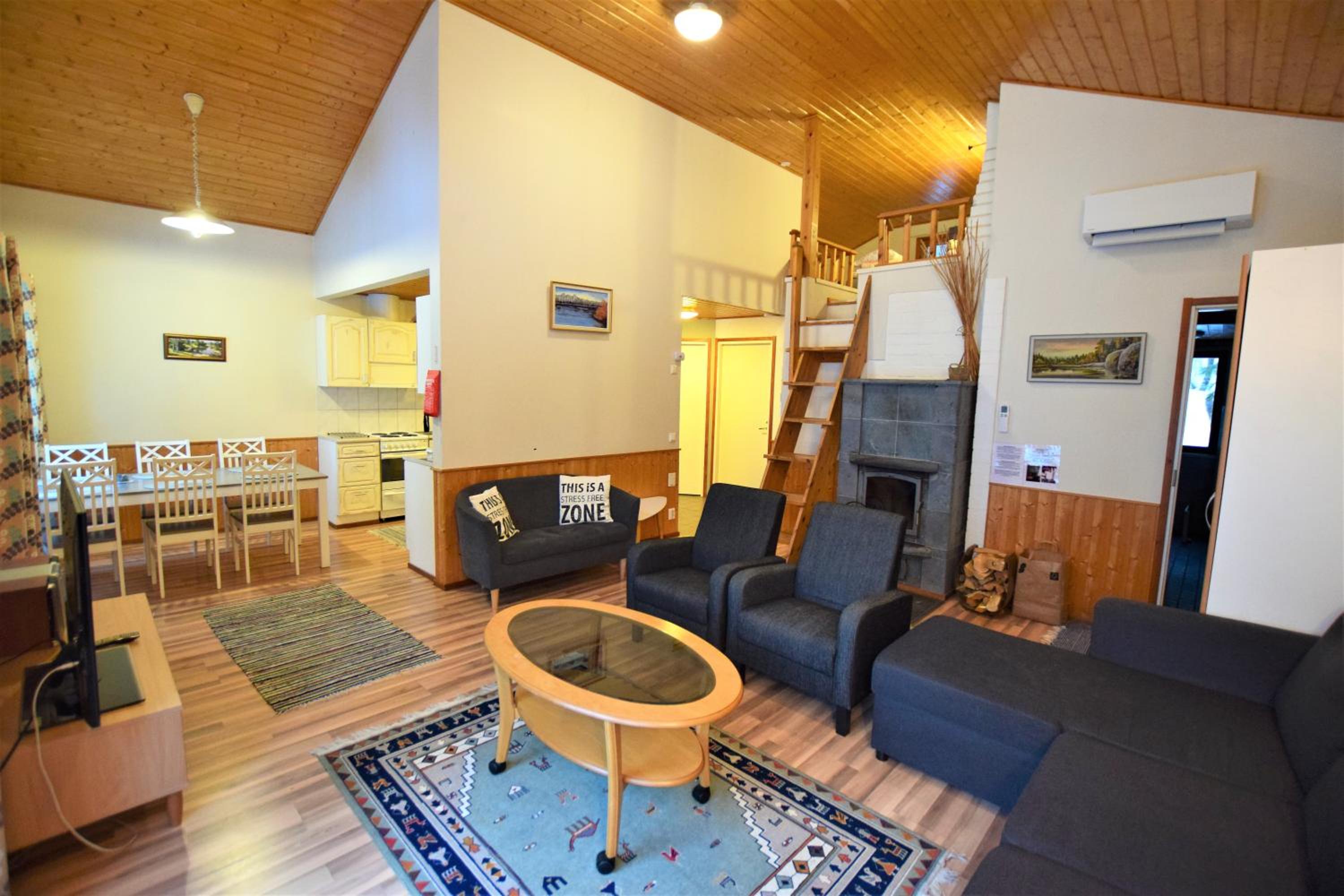 Chalet 4 photo 1