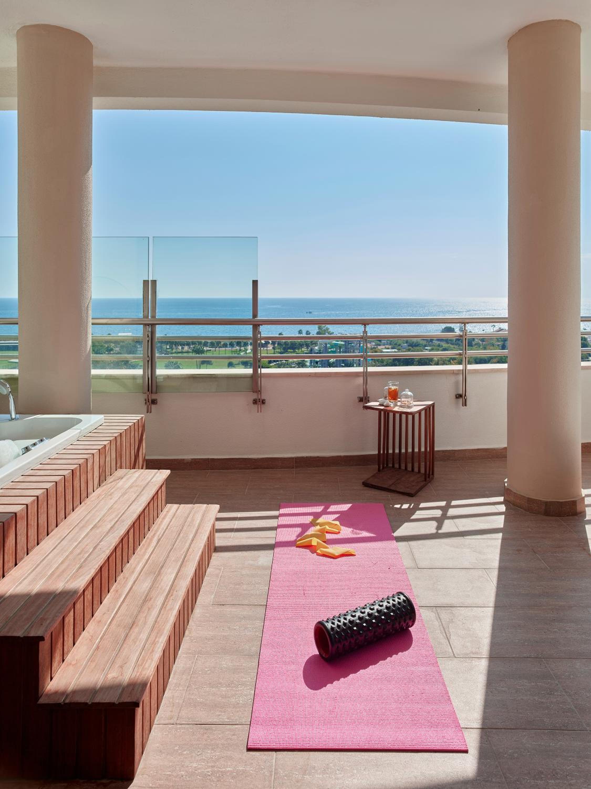 Grand Designer Suite (2 Adult + 2 Children)