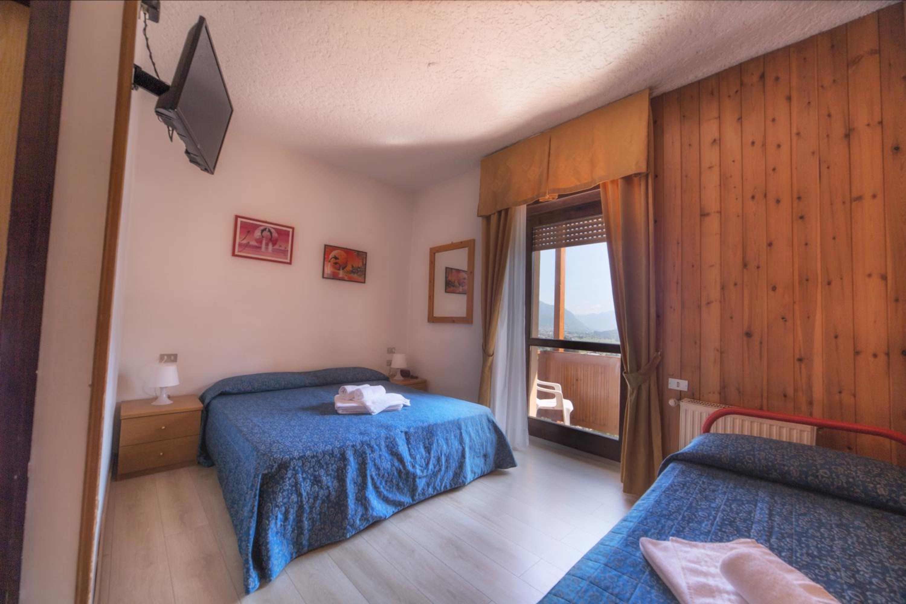 Double or Twin Room photo 3