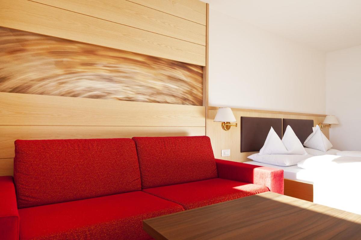Superior Double Room with Balcony photo 3