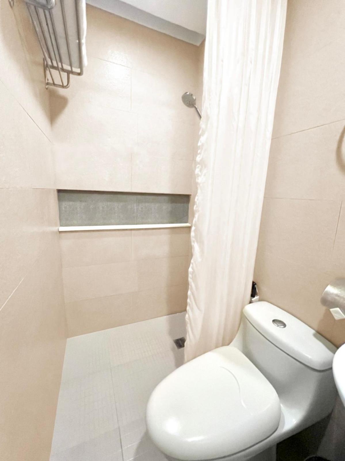 Deluxe Double or Twin Room - Photo 10