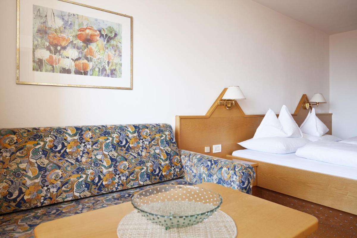 Economy Double Room with Balcony photo 3