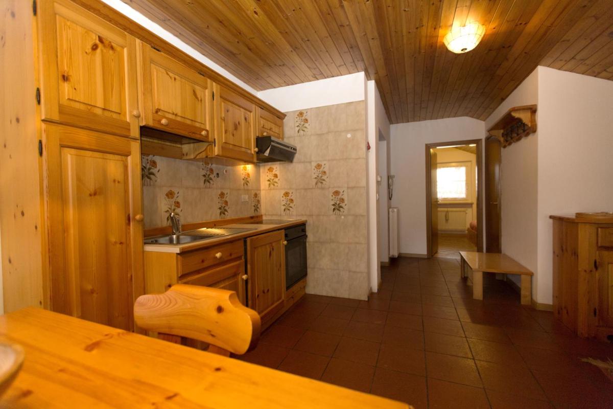 One-Bedroom Apartment with Mountain View - Separate Building photo 2