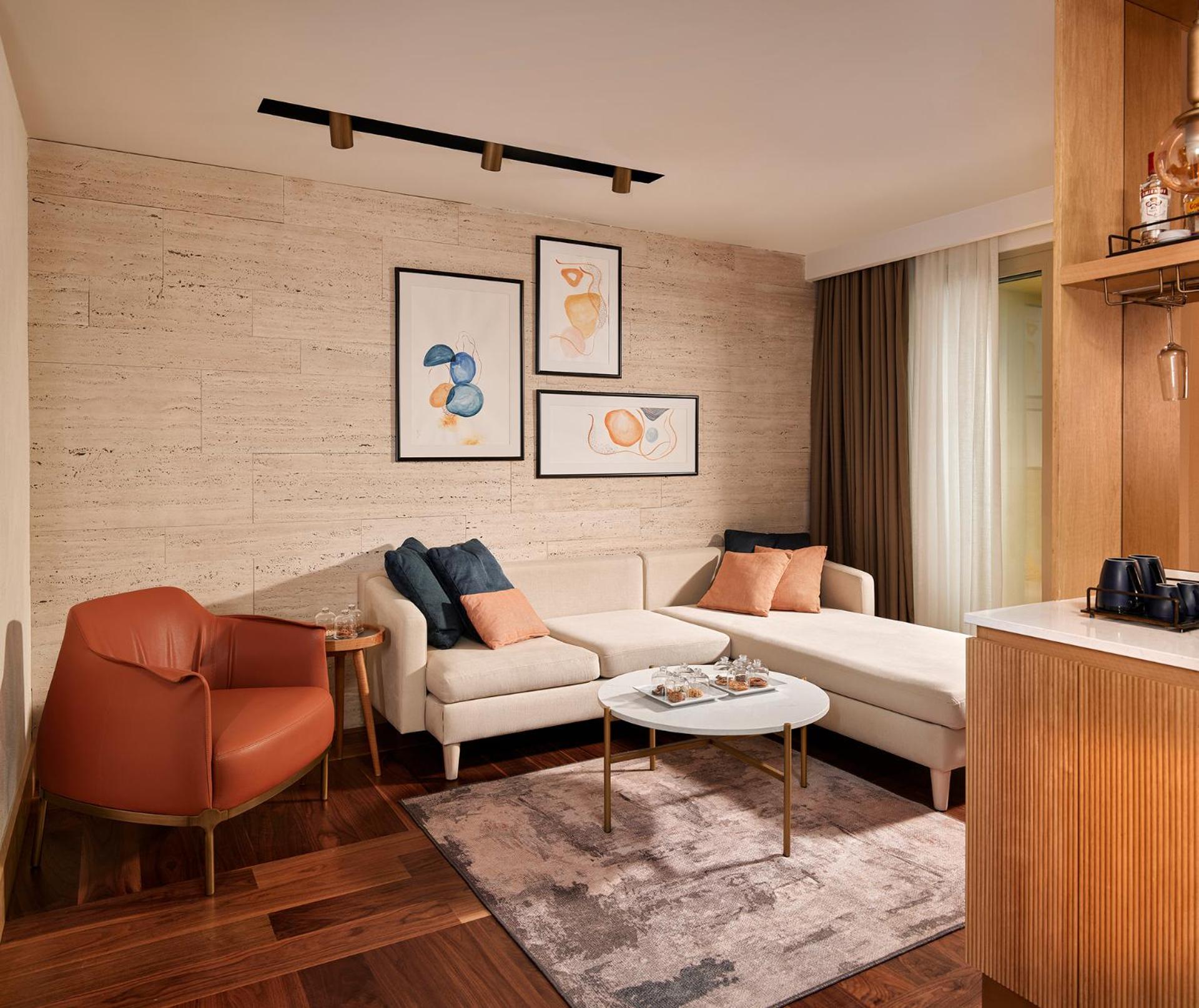 Designer Junior Suite (2 Adult + 2 Children) thumbnail 6
