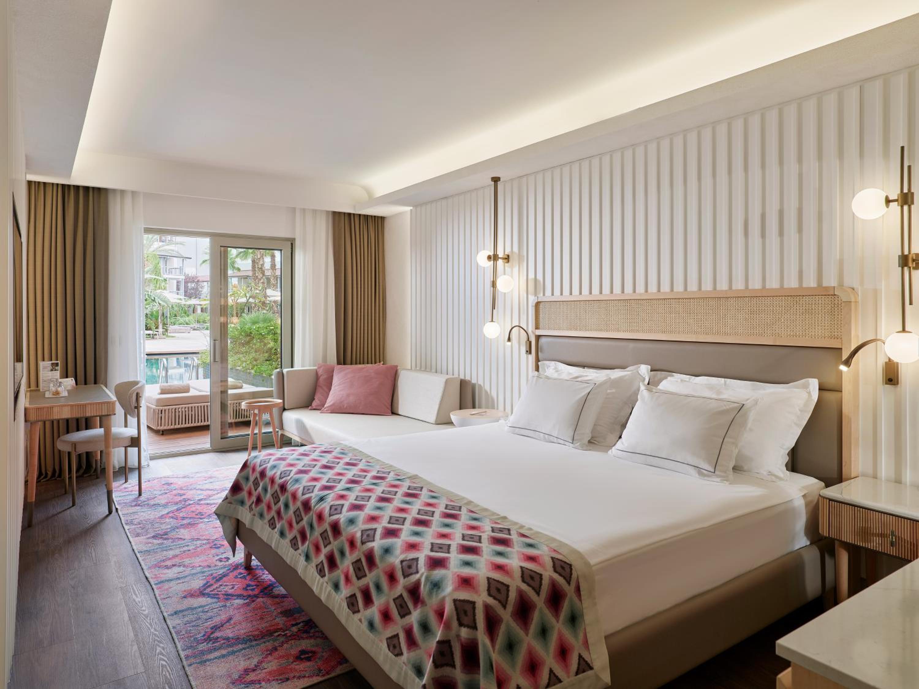 Deluxe Lagoon Room Swim Up