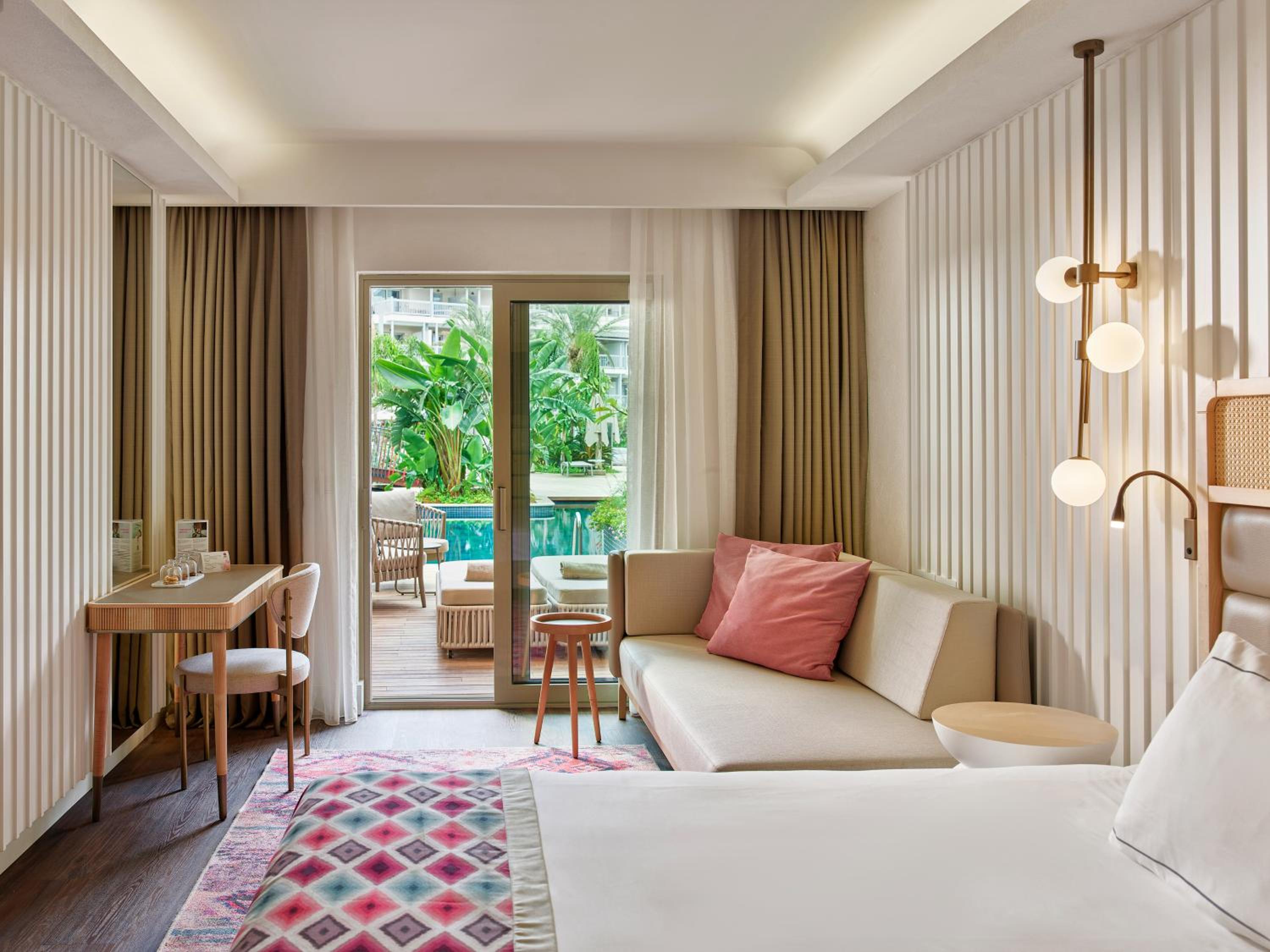 Deluxe Lagoon Room Swim Up