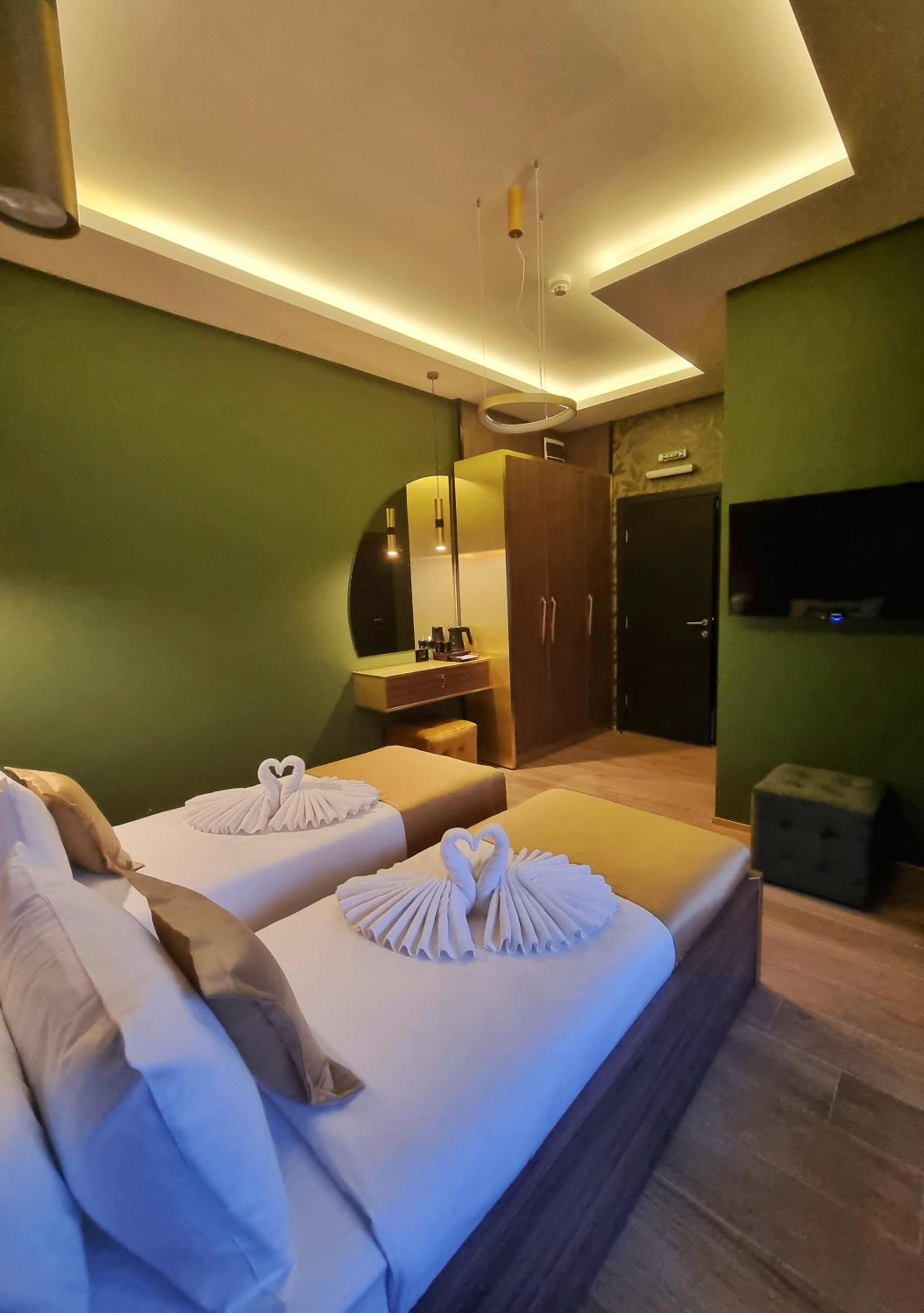 Deluxe Double or Twin Room - Photo 2