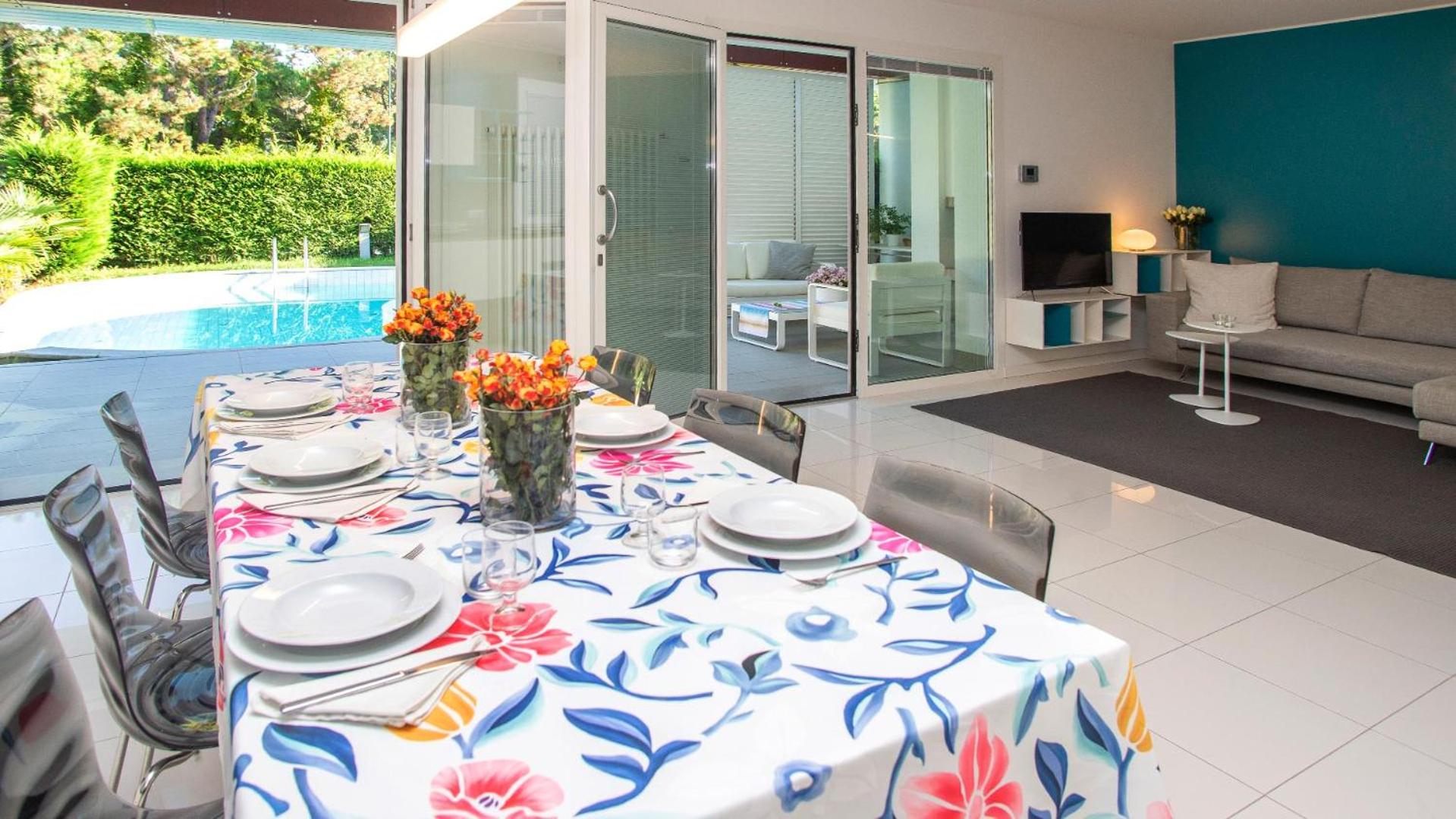 Villa photo 2