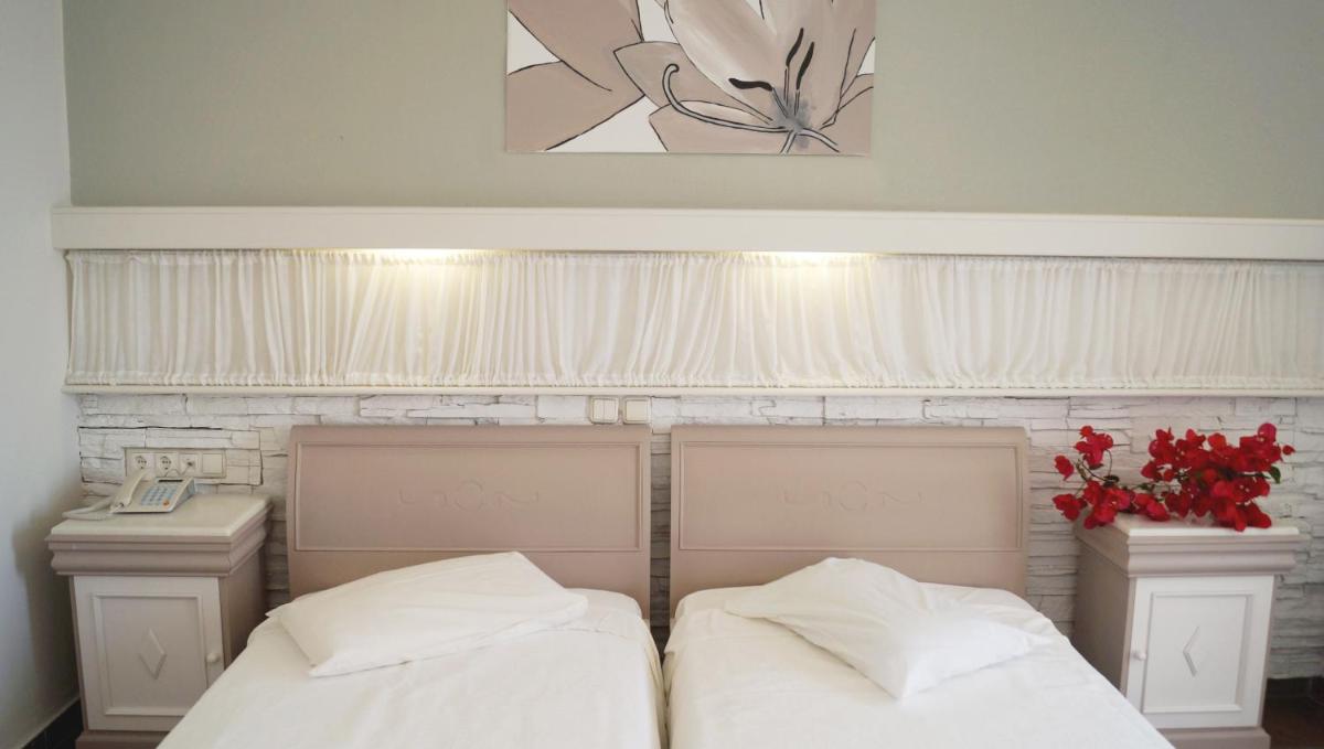 Standard Room with Sea View and Balcony photo 2