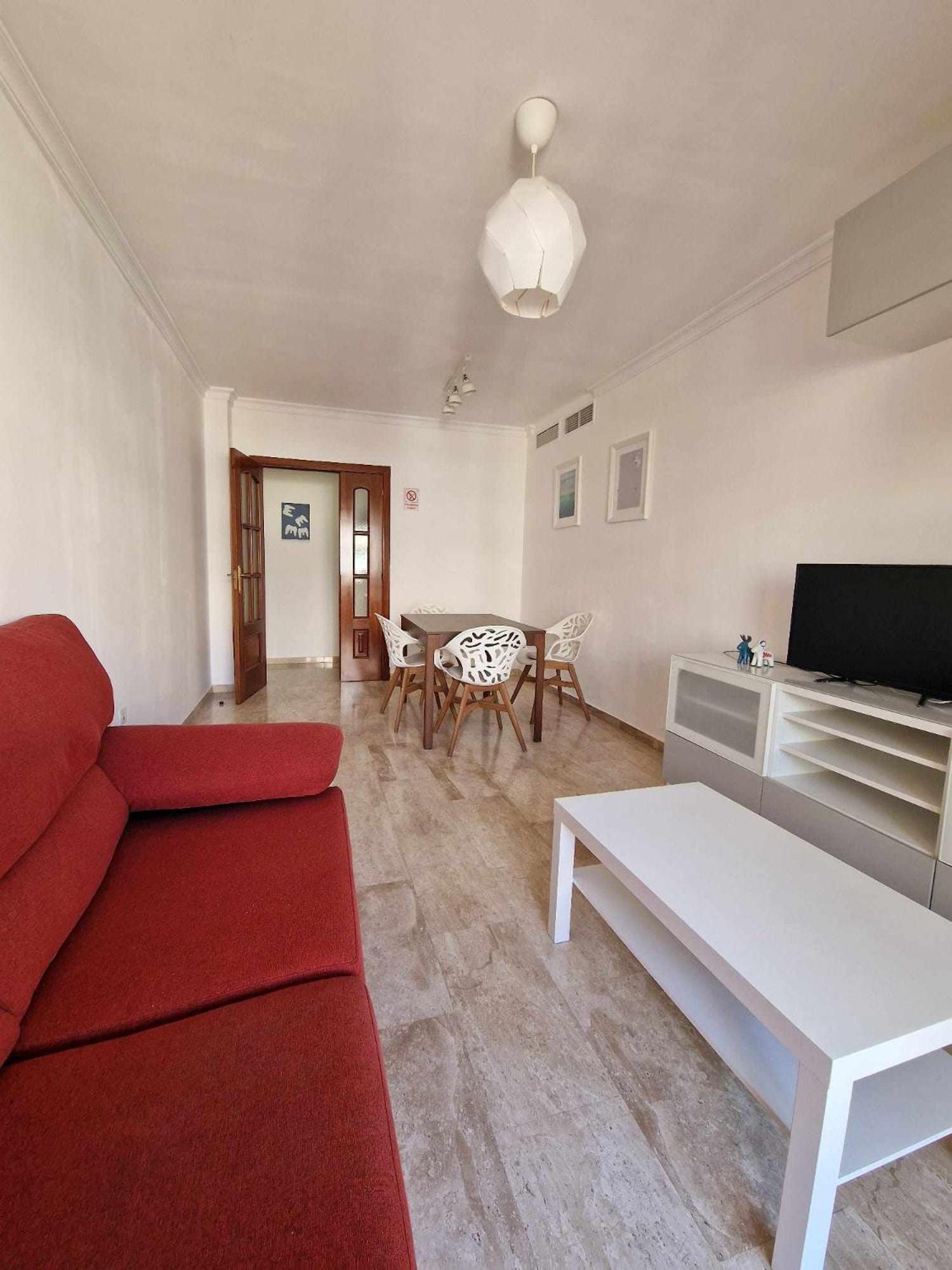 Apartamento con vista a la piscina