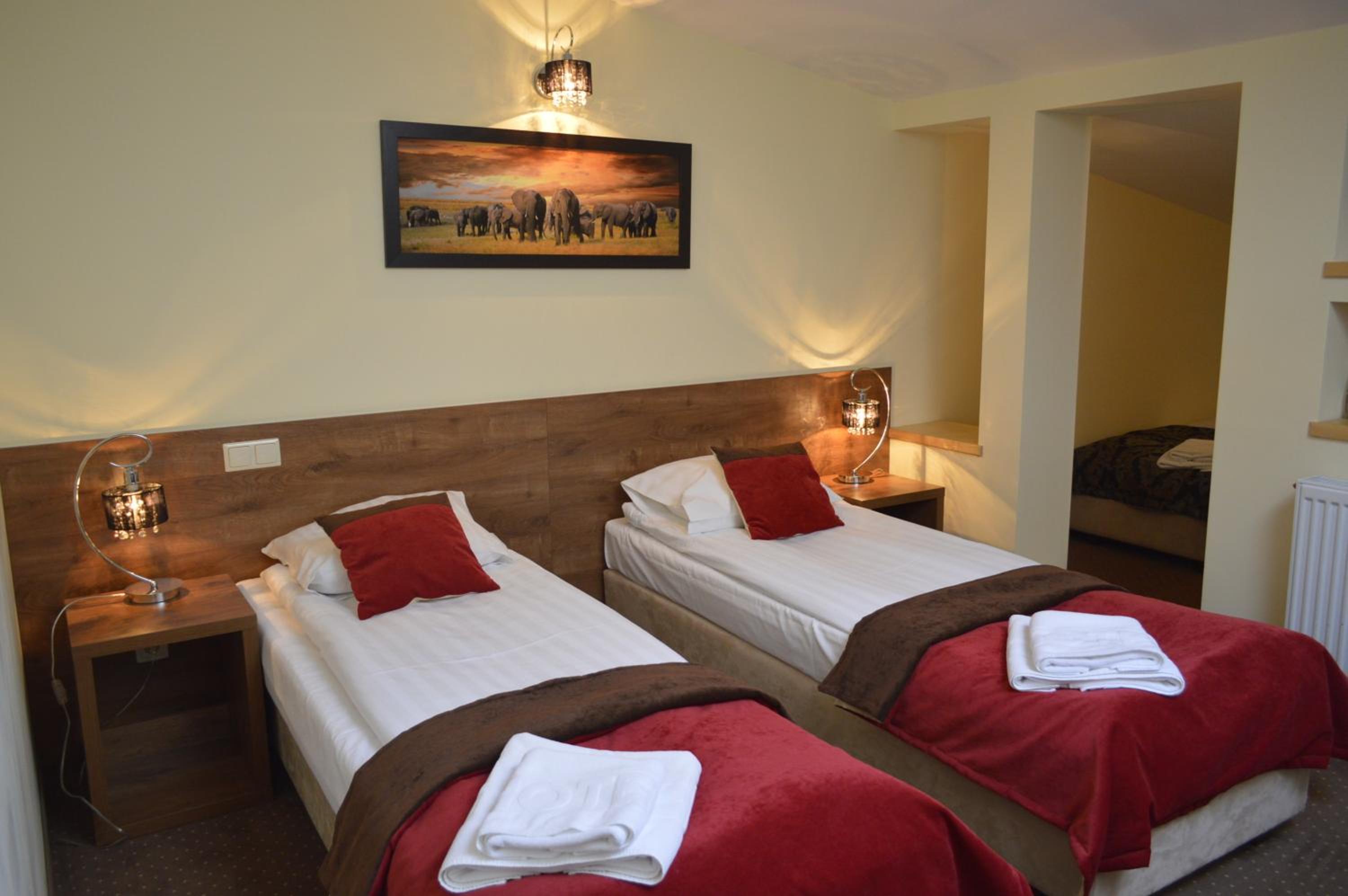 Double or Twin Room - Photo 7