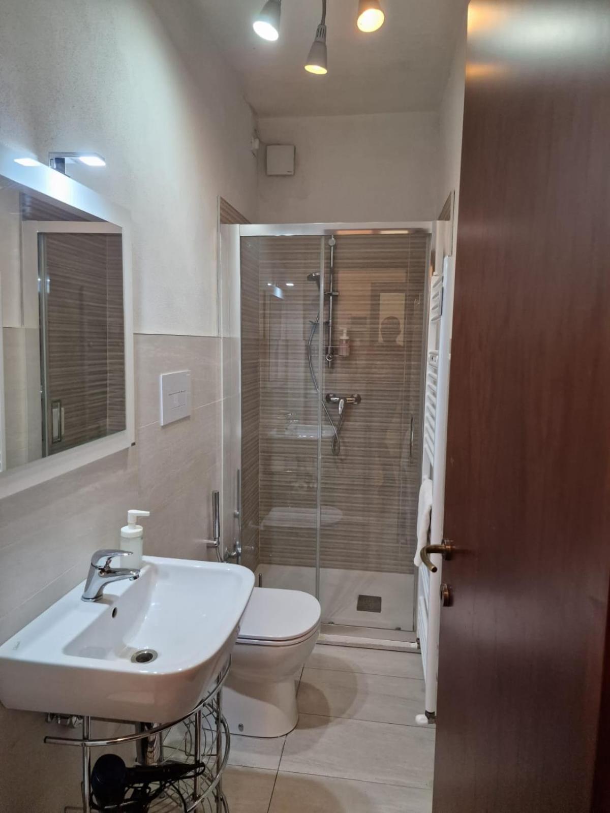 One-Bedroom Apartment - Photo 4