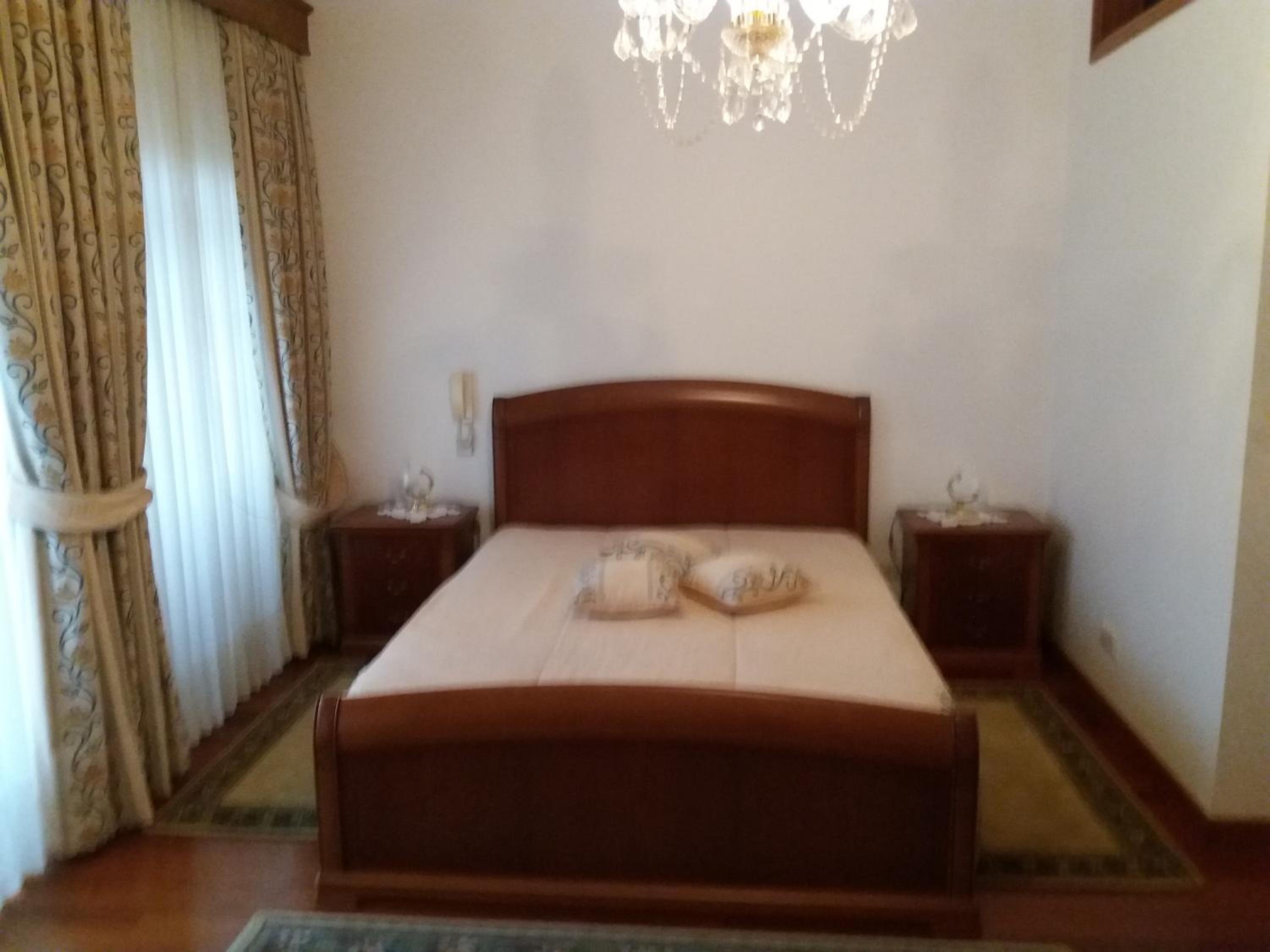Deluxe Double Room with Balcony - Photo 4