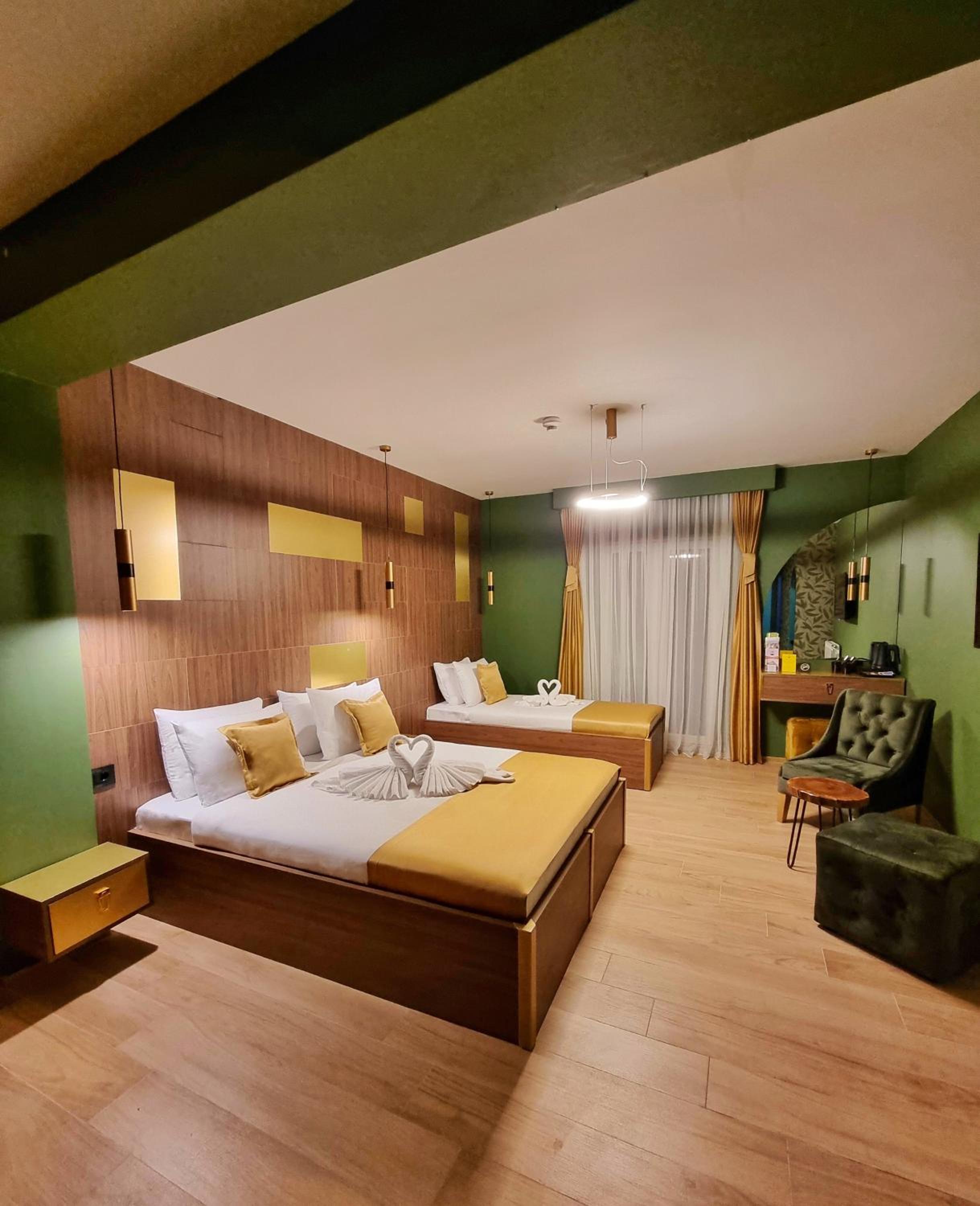 Superior Triple Room - Photo 1