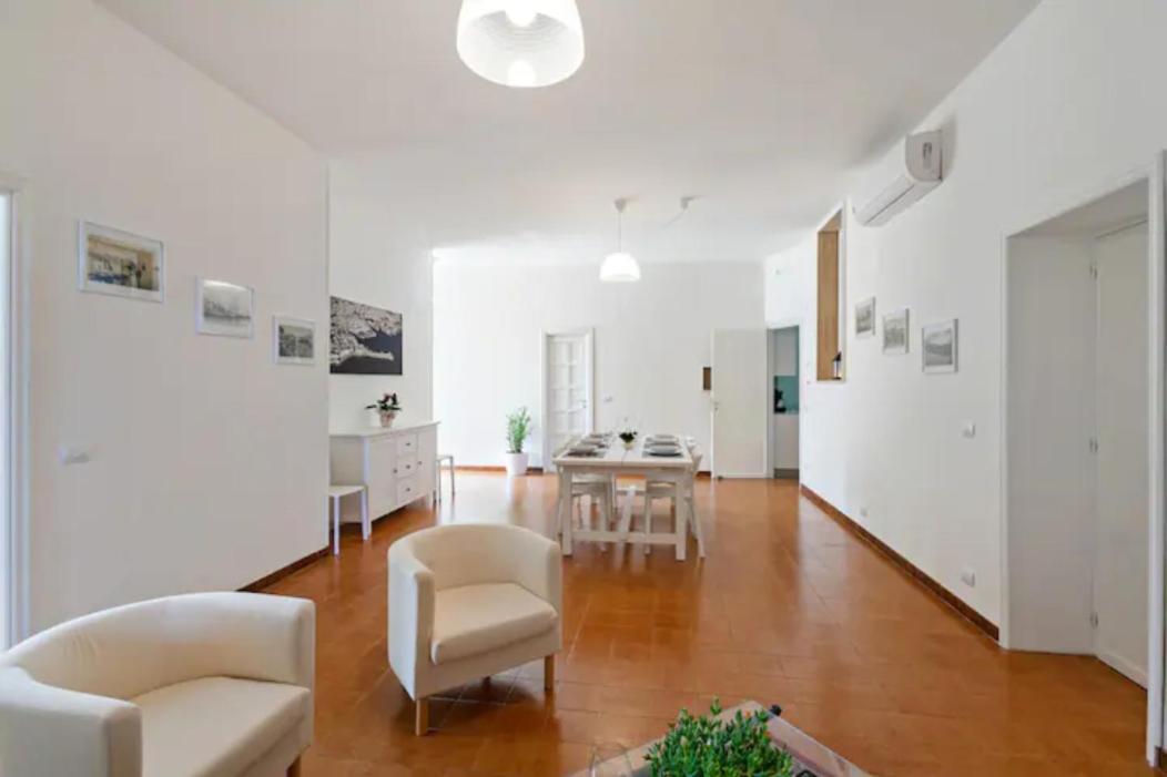Villa photo 1