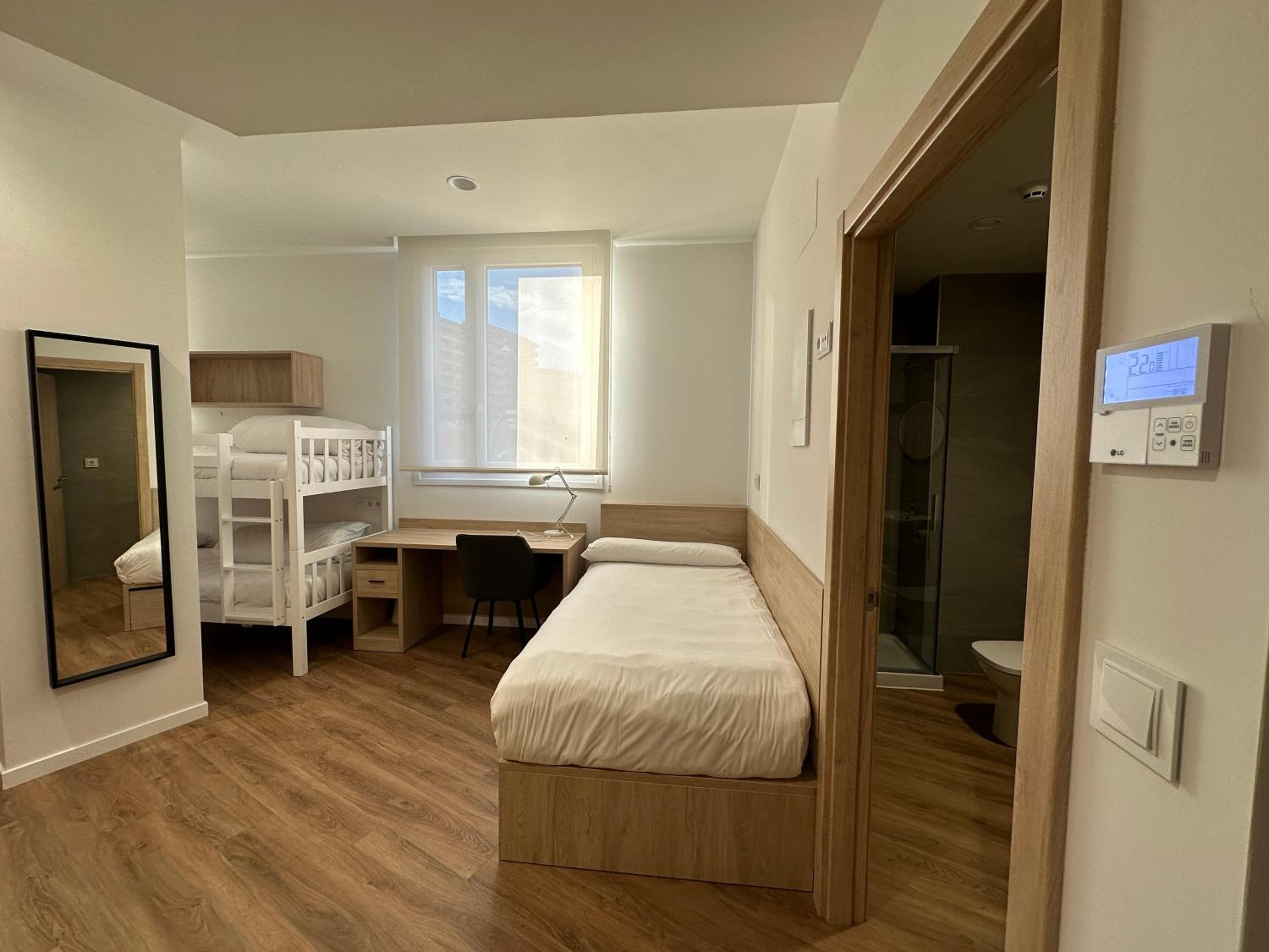 Apartment - Photo 4
